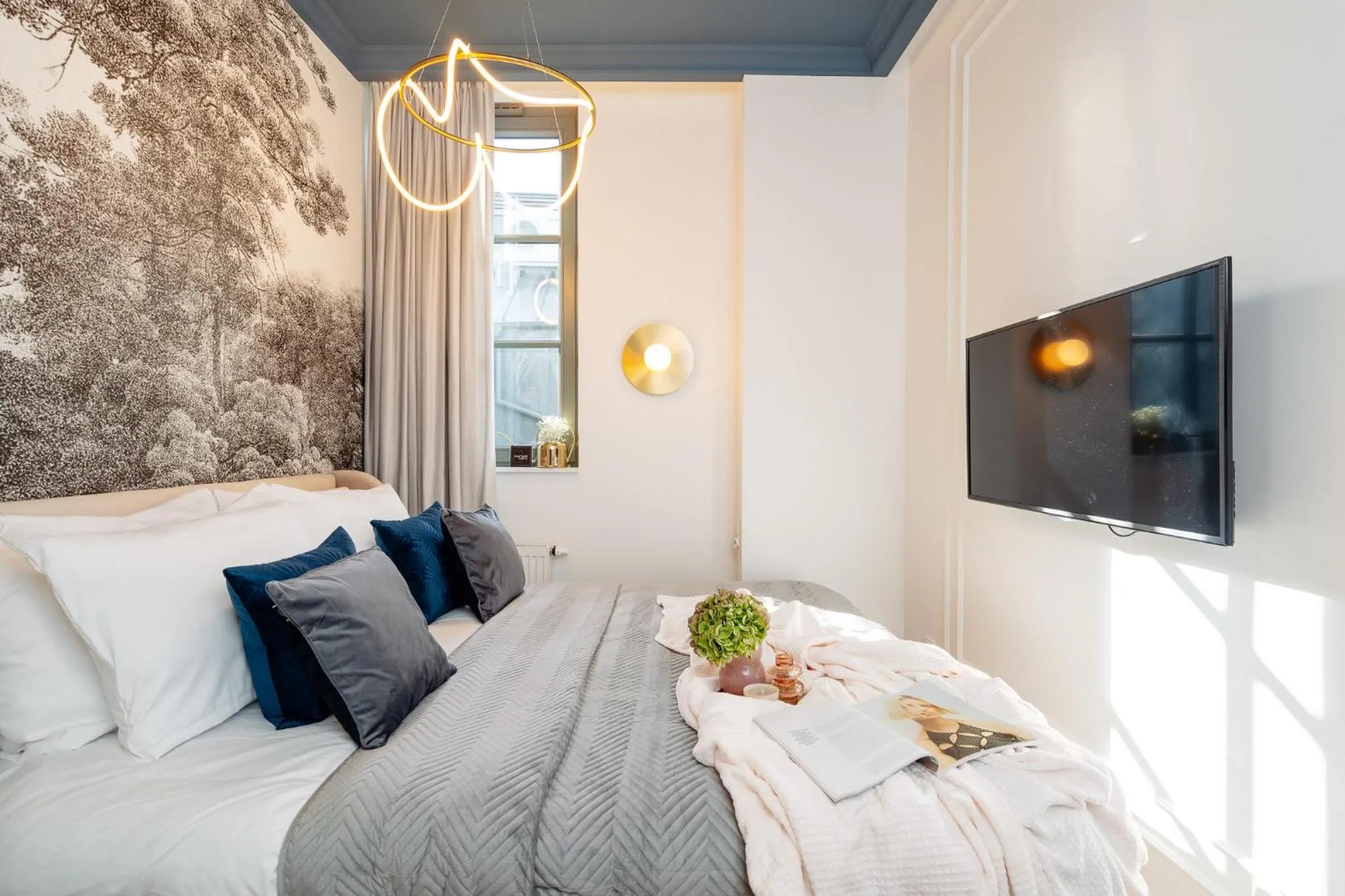 Bed in Warsaw Story - LoftAffair Collection