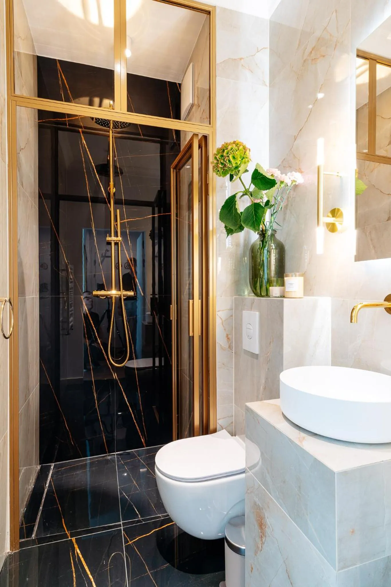 Shower in Warsaw Story - LoftAffair Collection