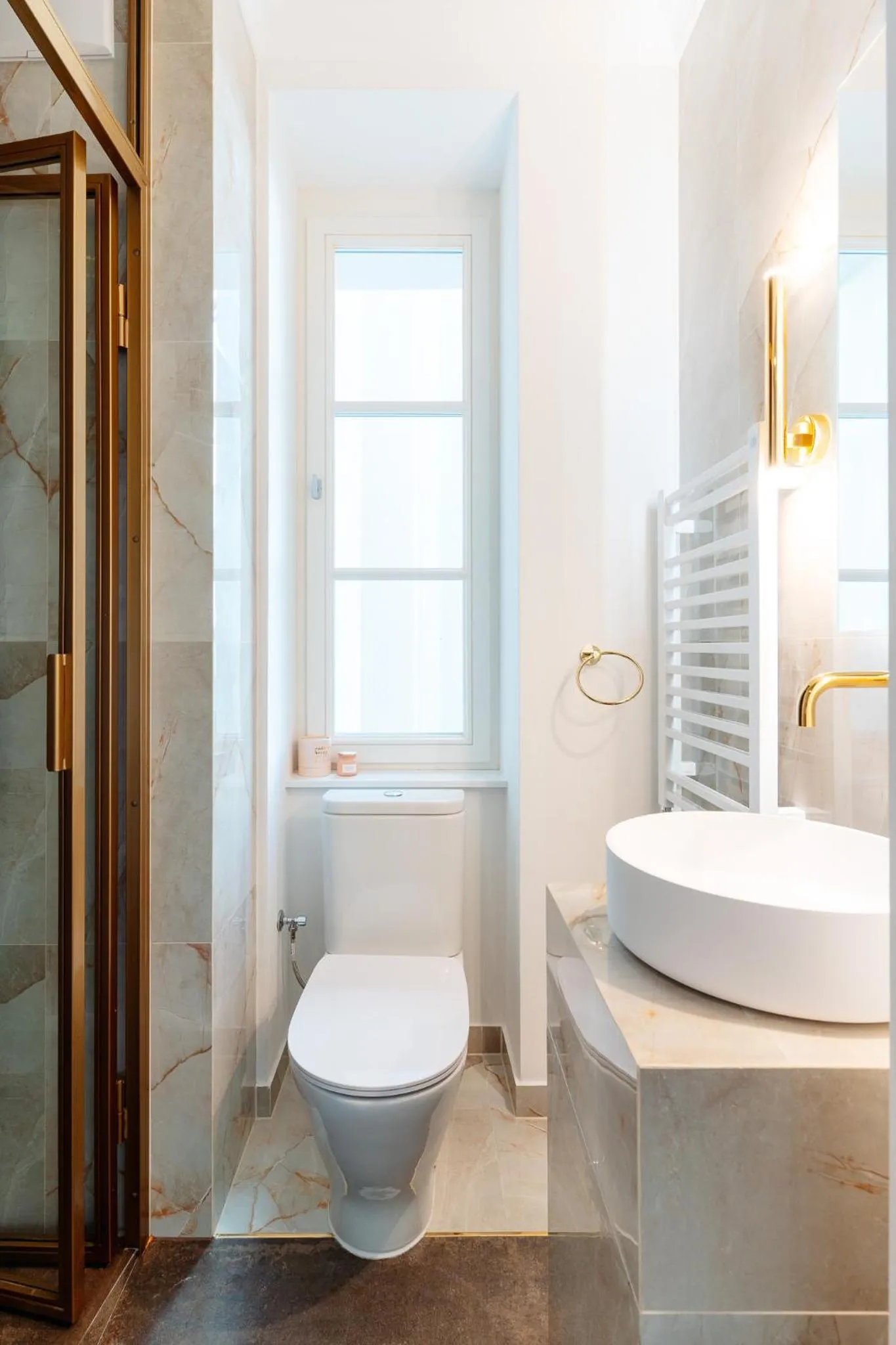 Shower in Warsaw Story - LoftAffair Collection