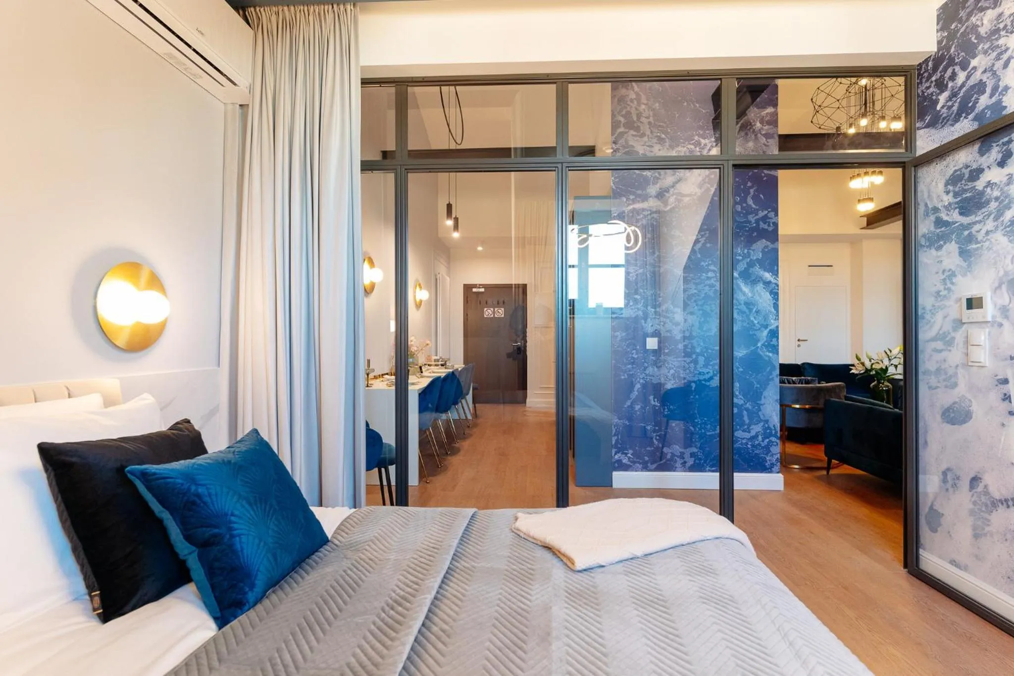 Bed in Warsaw Story - LoftAffair Collection