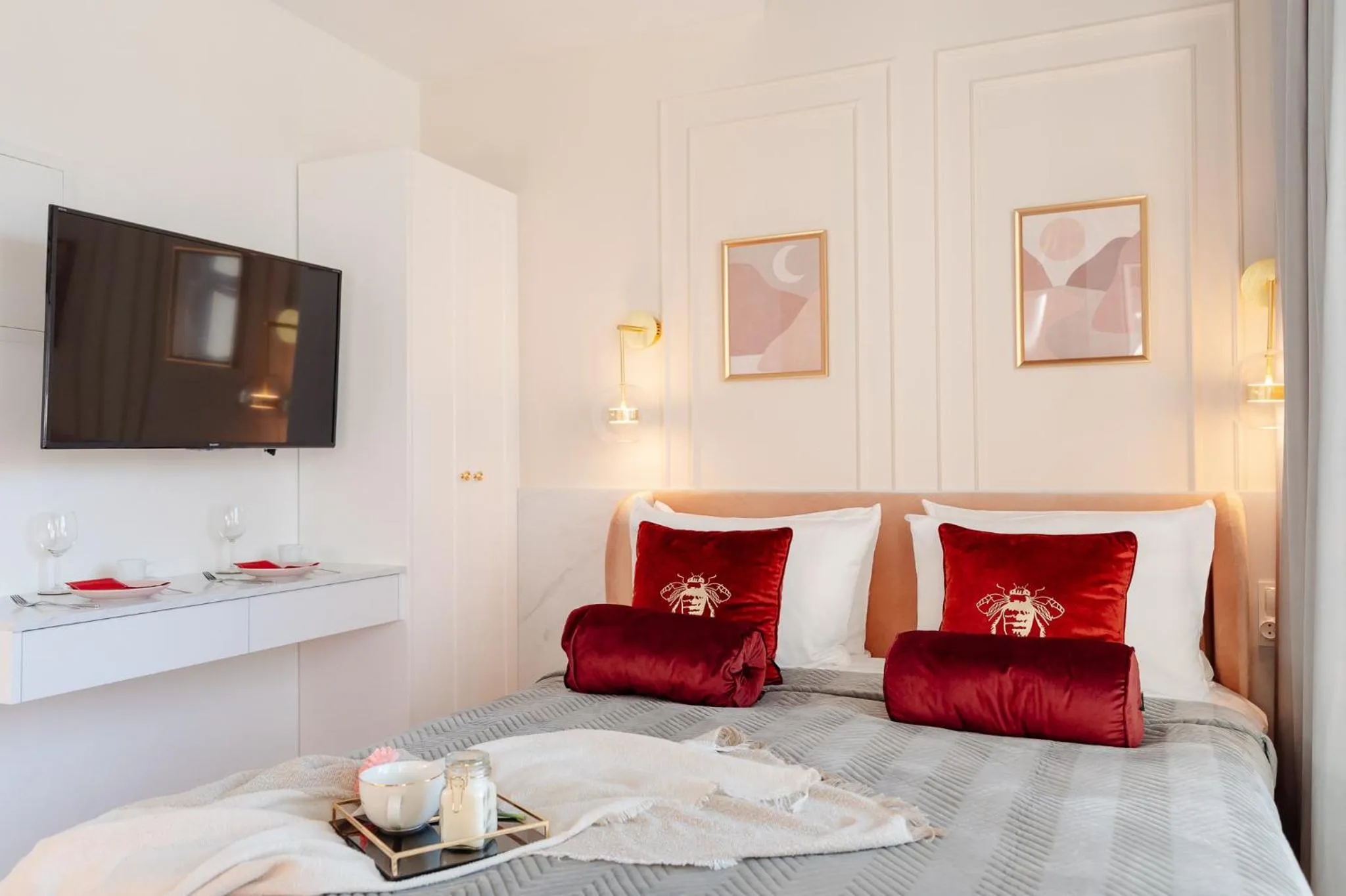 Bed in Warsaw Story - LoftAffair Collection