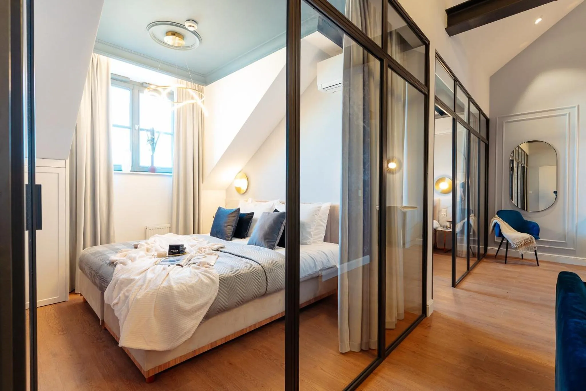 Bed in Warsaw Story - LoftAffair Collection