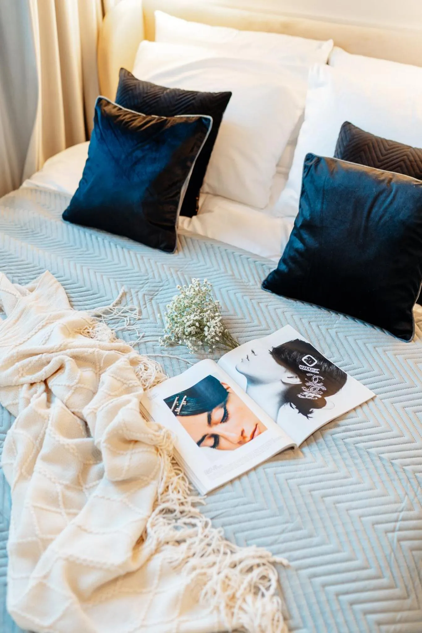 Bed in Warsaw Story - LoftAffair Collection