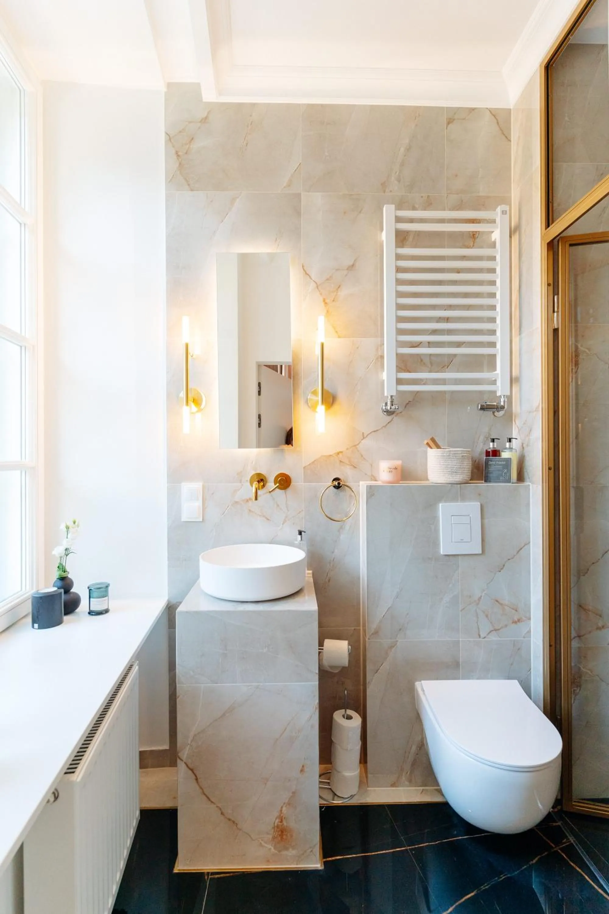 Shower in Warsaw Story - LoftAffair Collection