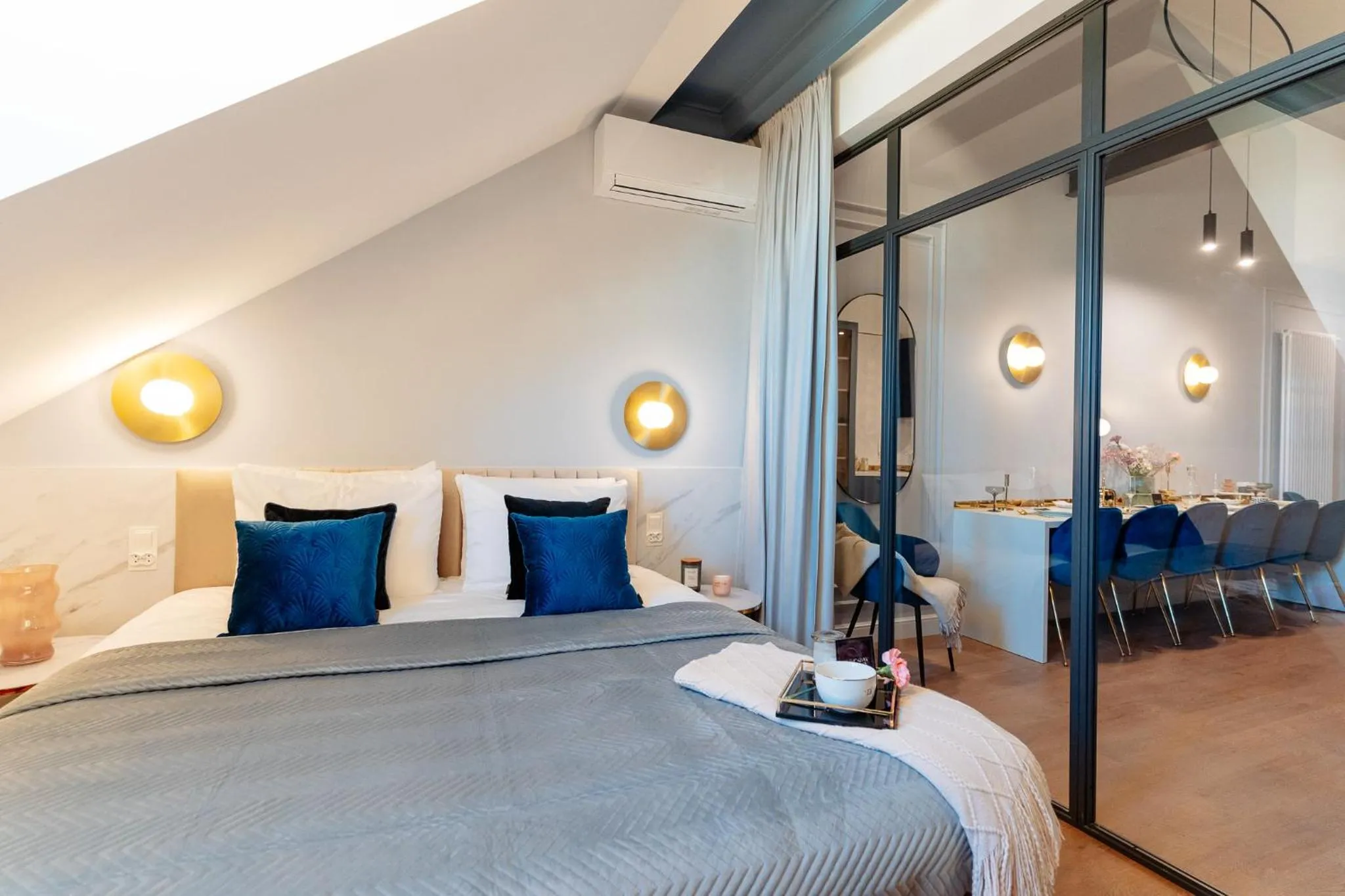 Bed in Warsaw Story - LoftAffair Collection