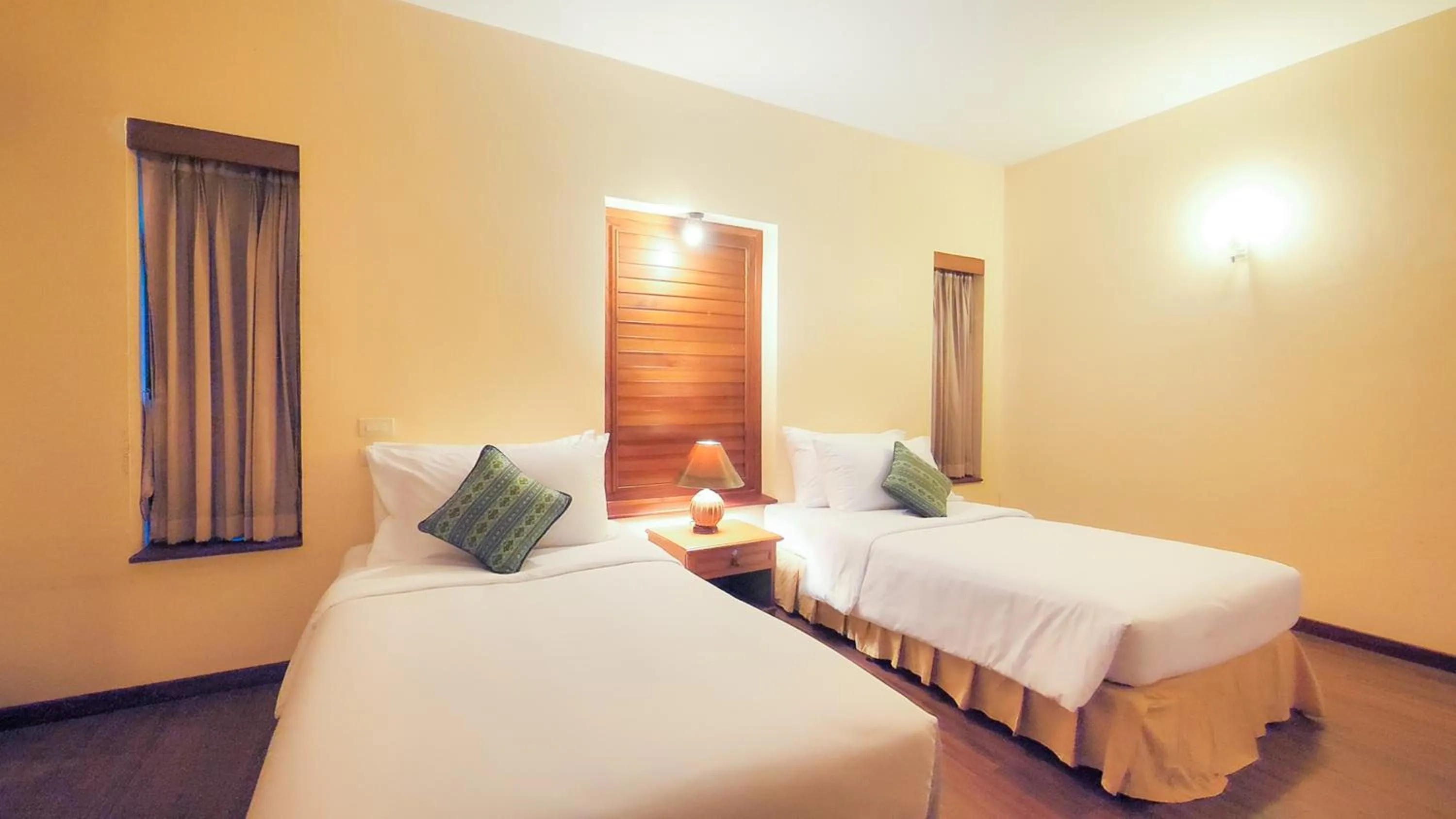 Bed in Siam Avari Hotel, Chiang Rai