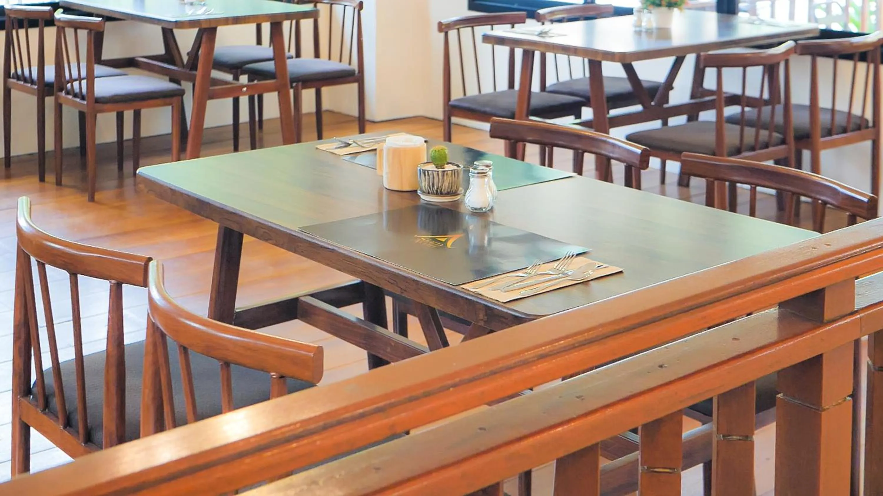 Restaurant/places to eat in Siam Avari Hotel, Chiang Rai