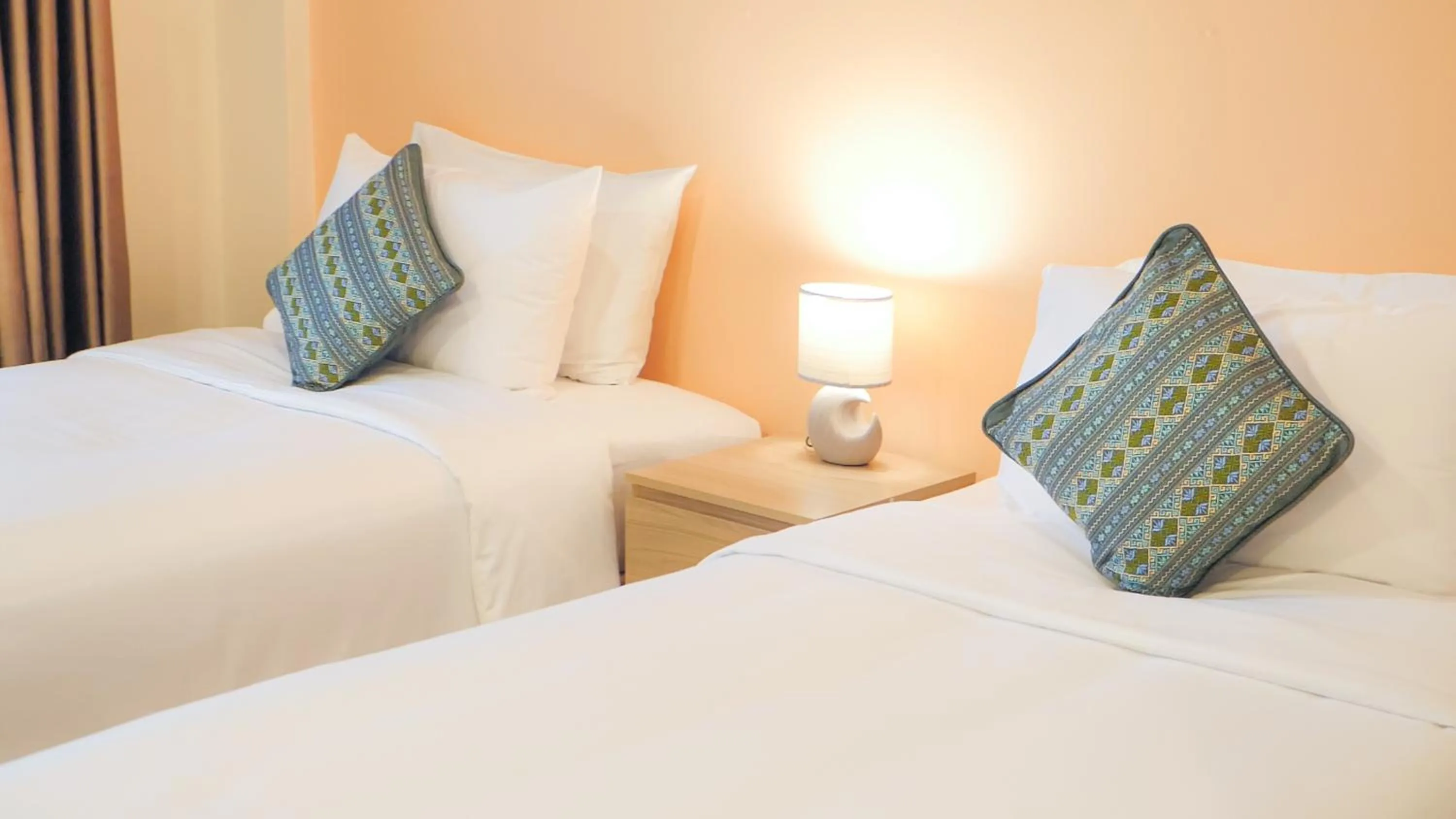 Bedroom in Siam Avari Hotel, Chiang Rai