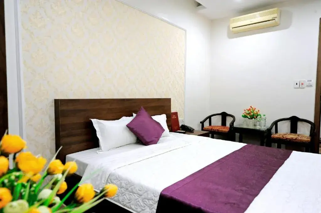 Deluxe Double Room in Van Giang Hotel Deluxe Double Room in Van Giang Hotel