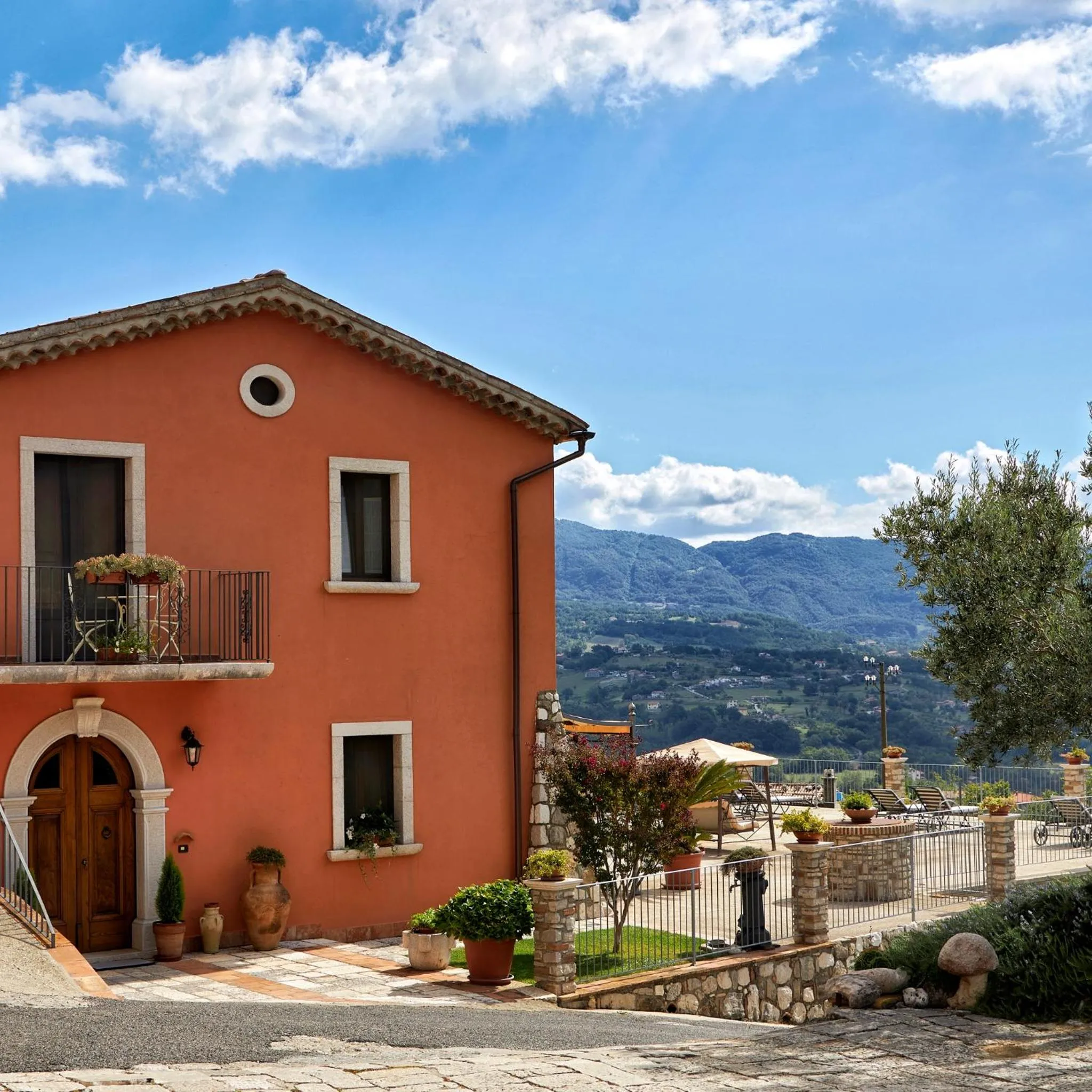 Property building in Piana la Gatta