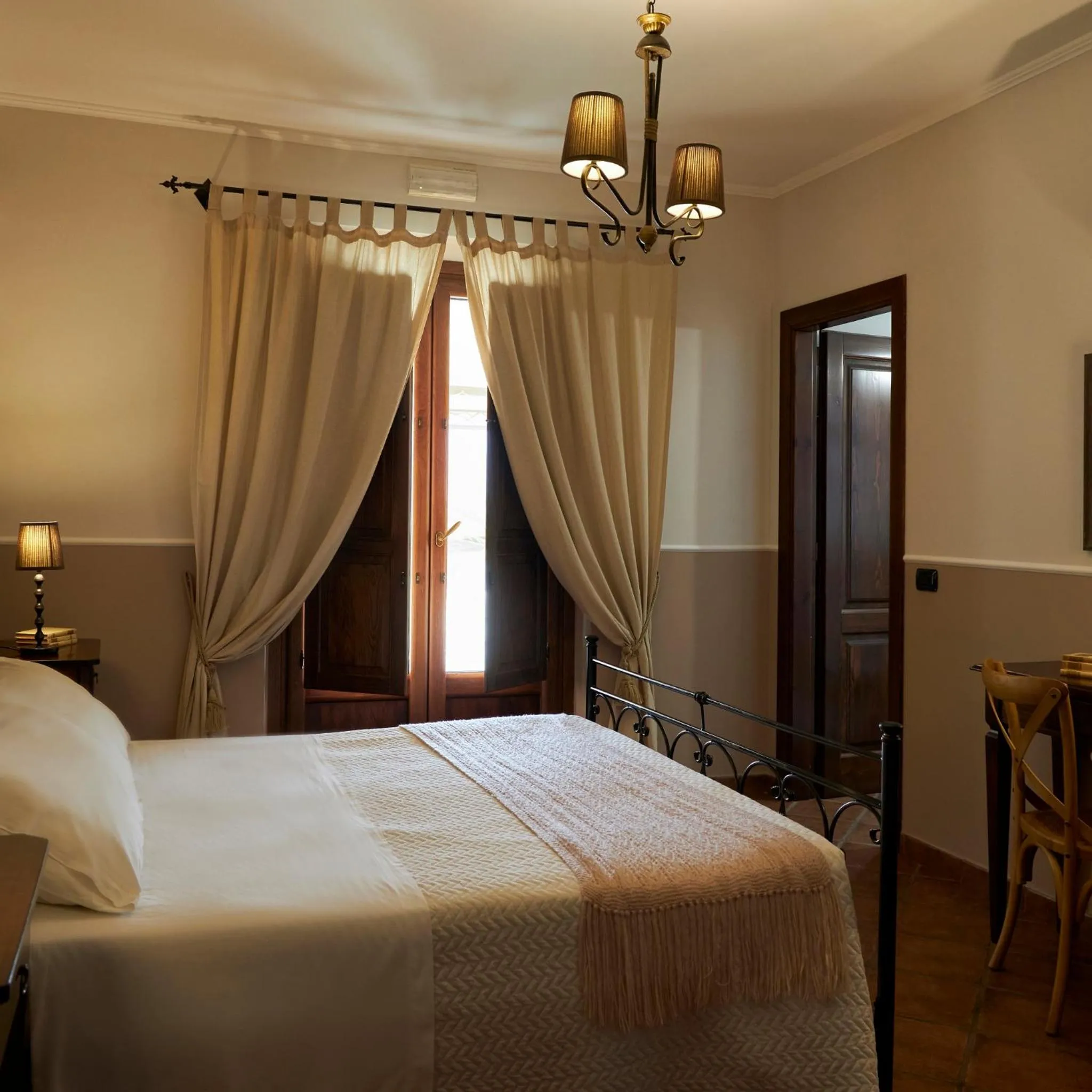 Photo of the whole room, Bed in Piana la Gatta