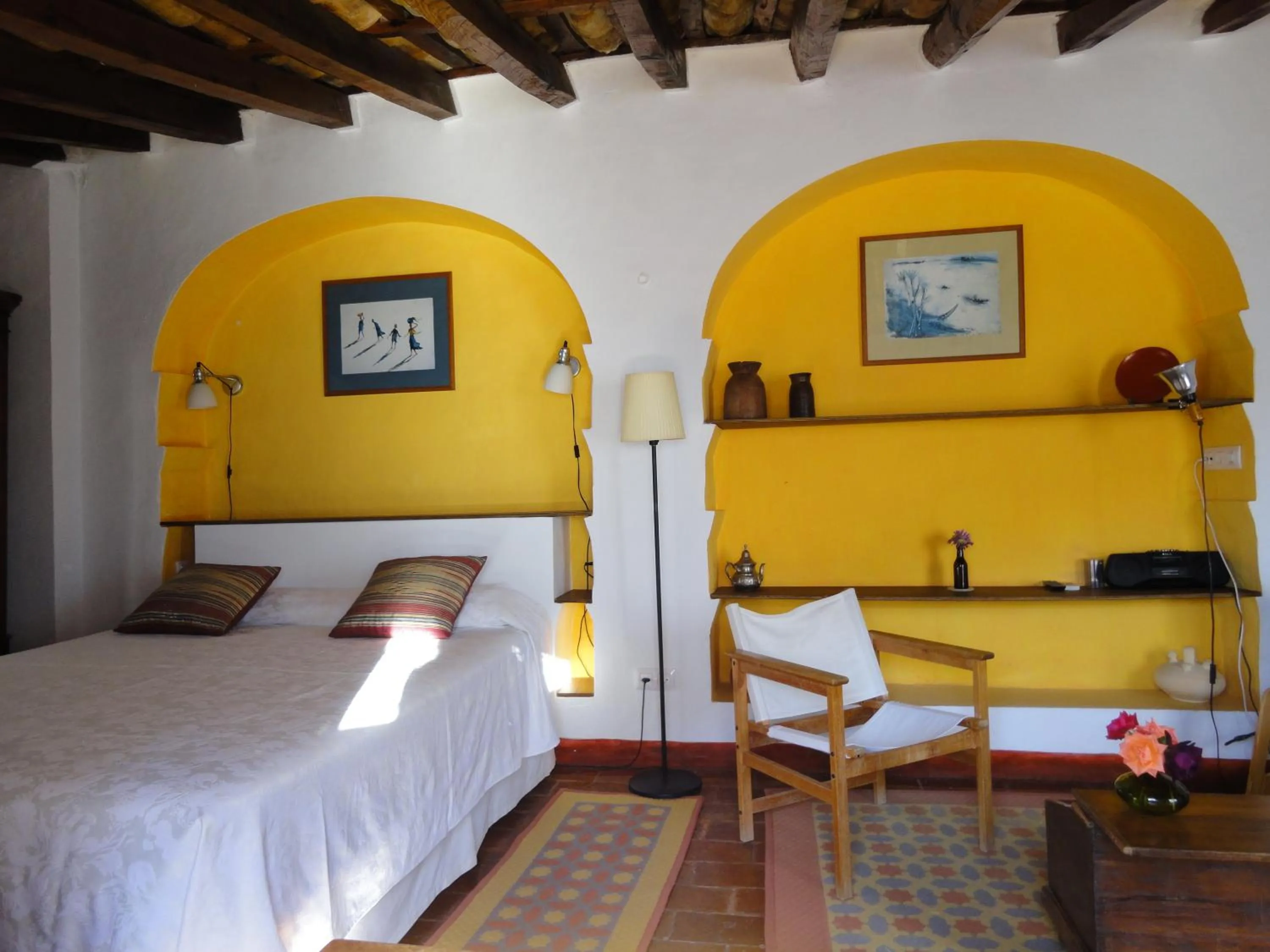 Photo of the whole room, Bed in La Casa Grande