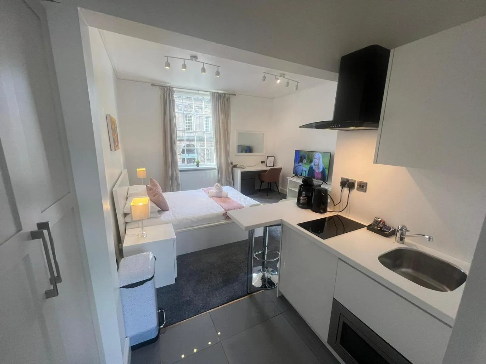 Photo of the whole room, Bed in Sun Street Aparthotel