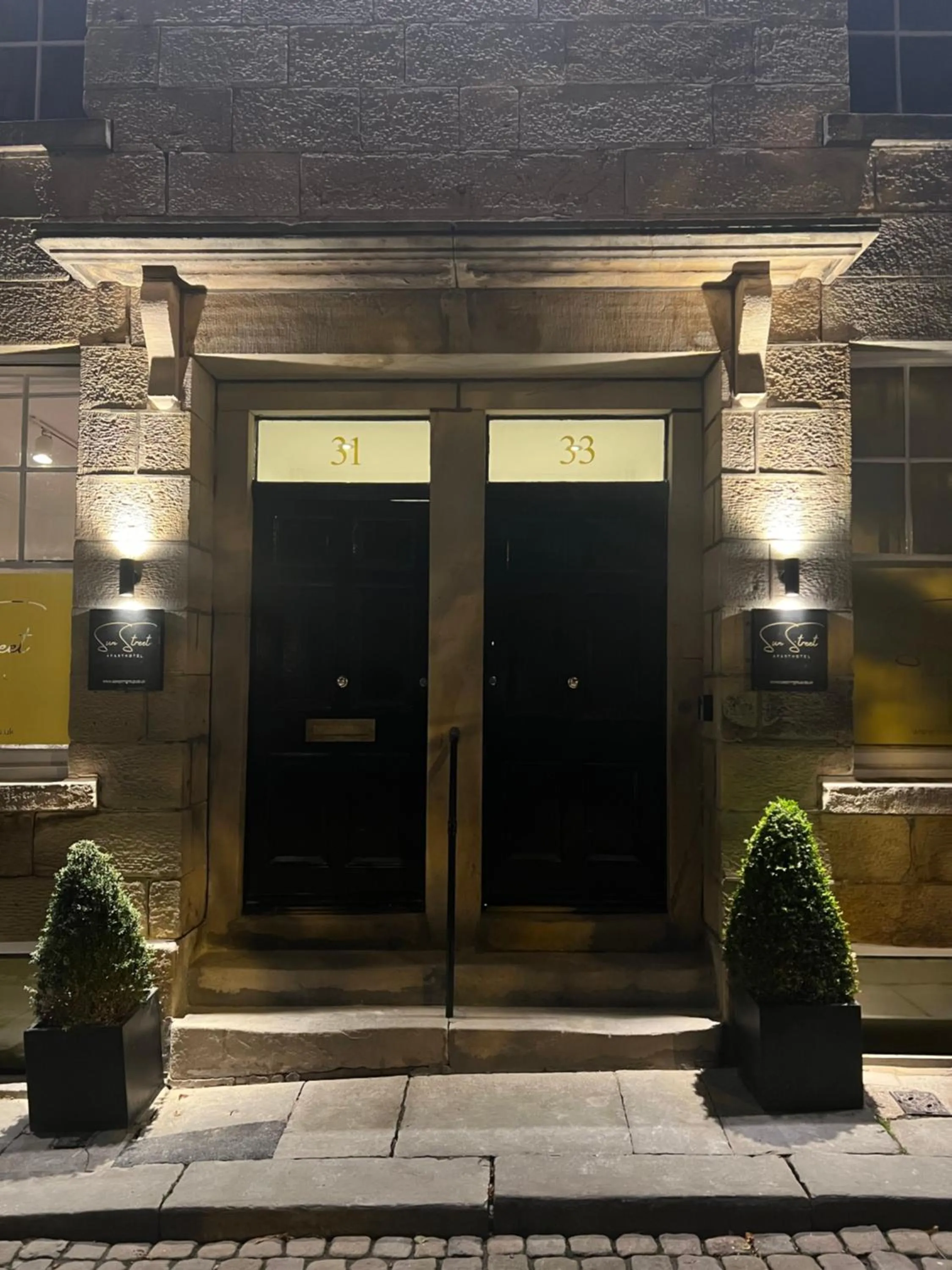 Facade/entrance in Sun Street Aparthotel