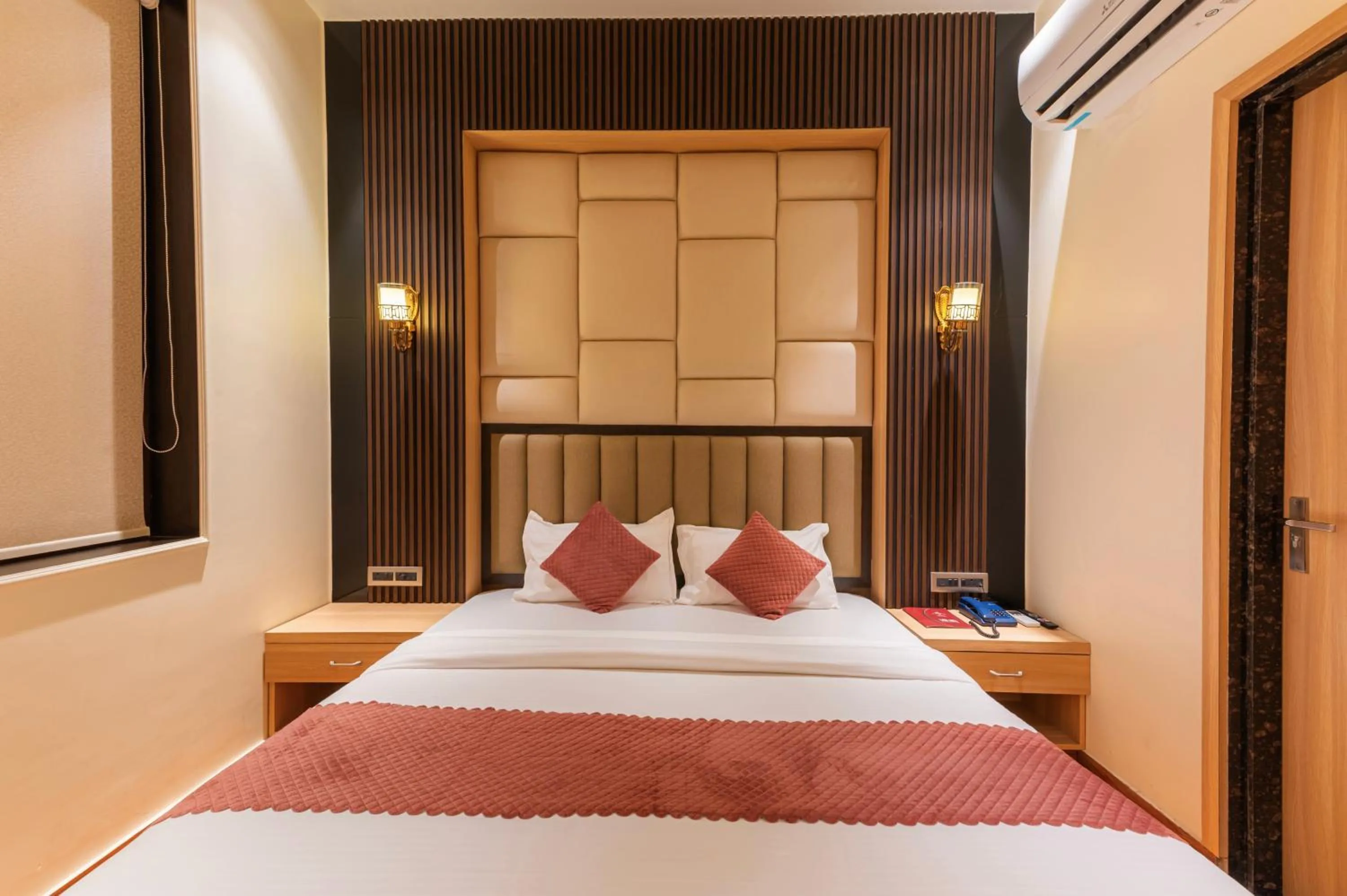 Bedroom, Bed in Hotel Prime Safari