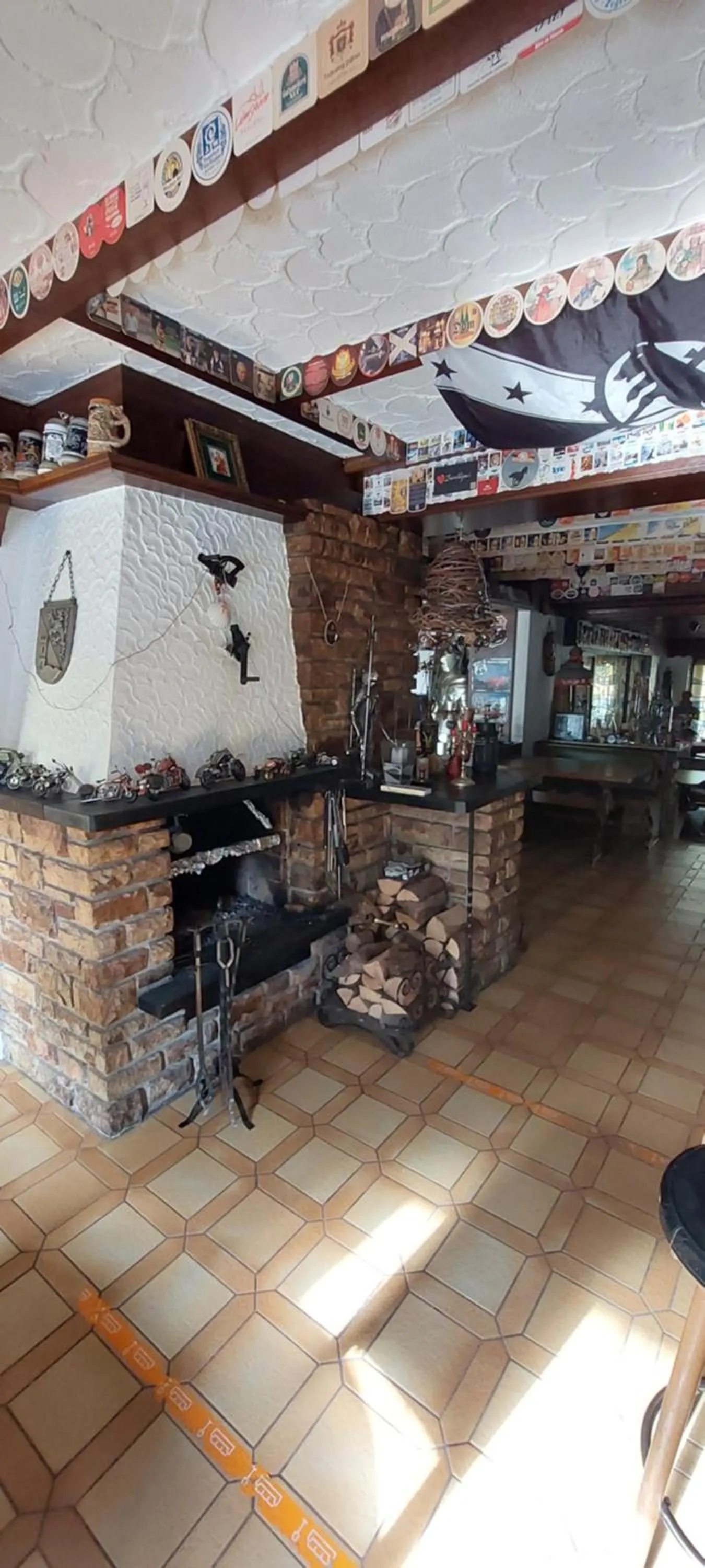 Black Bear Bikers Pub-Hotel