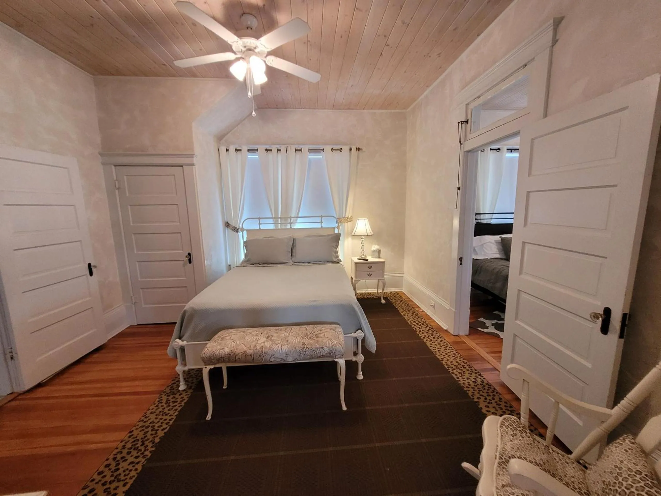 Bedroom, Bed in Holland House - Historic and Sophisticated