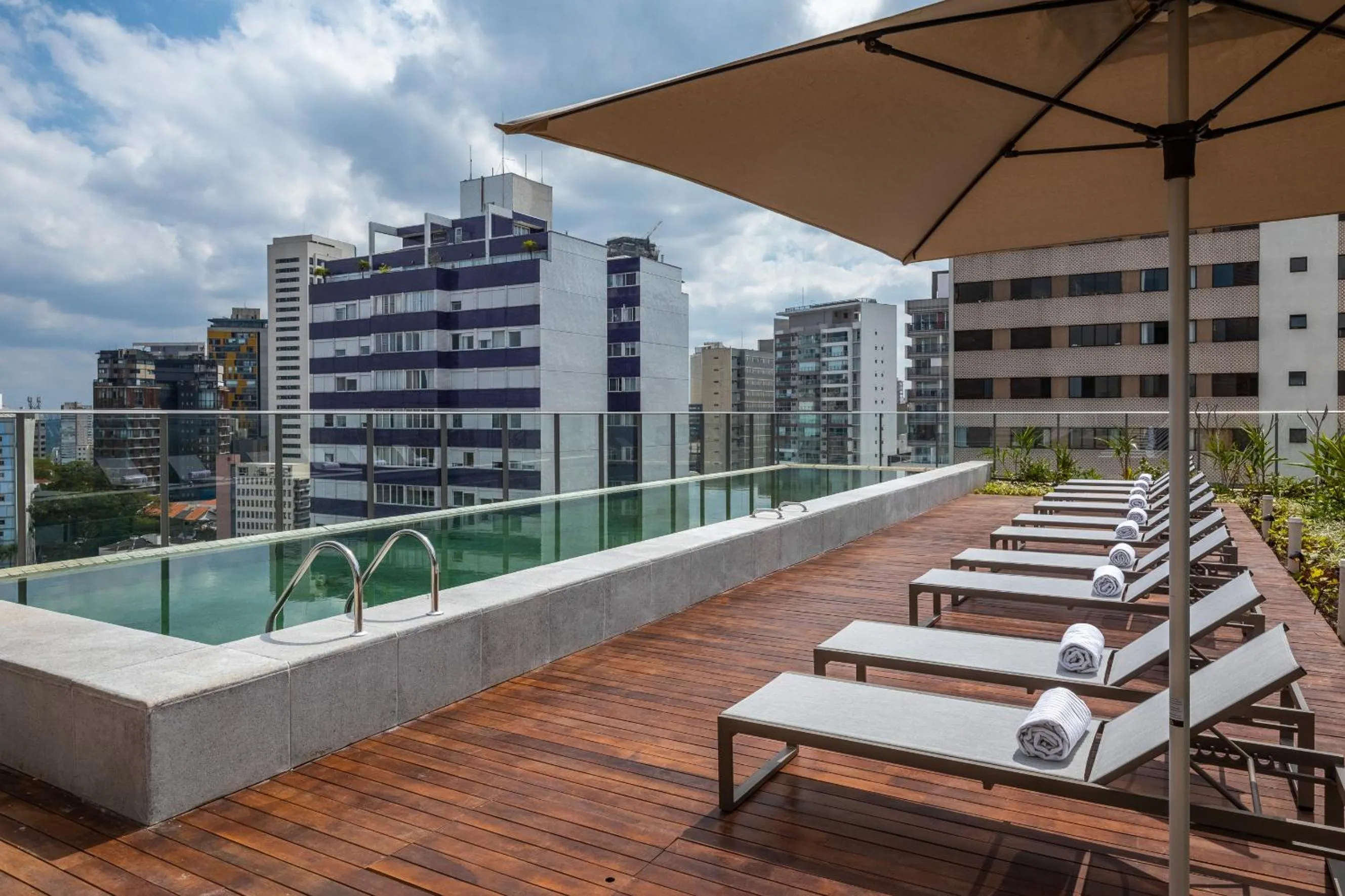 Swimming pool in Noon Vila Madalena