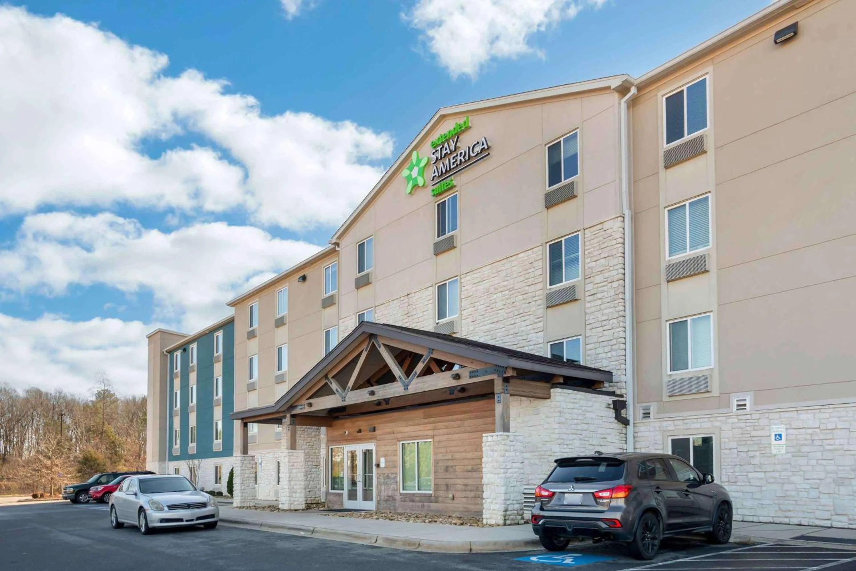 Property building in Extended Stay America Select Suites - Charlotte - Northlake