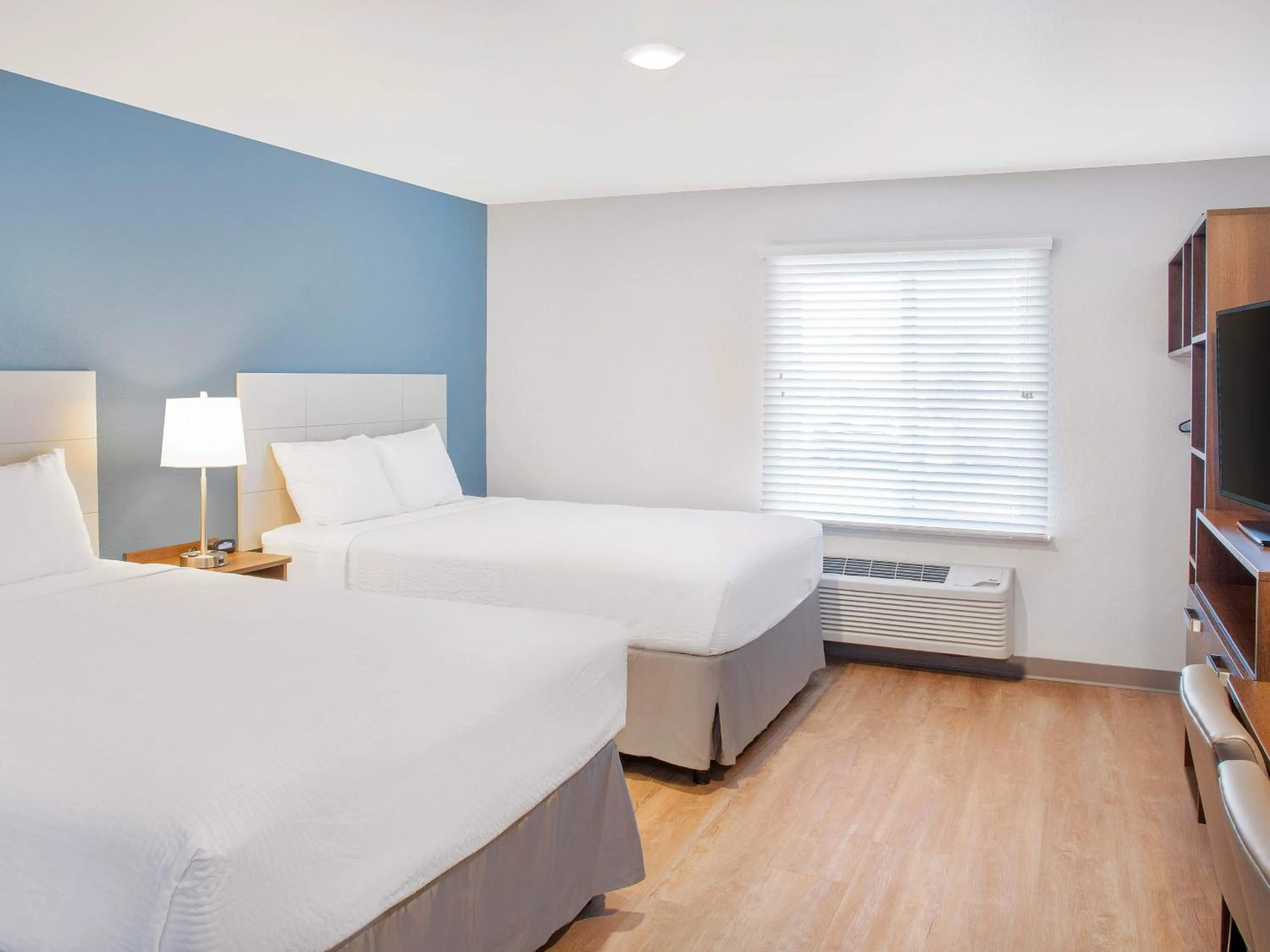 Bed in Extended Stay America Select Suites - Charlotte - Northlake