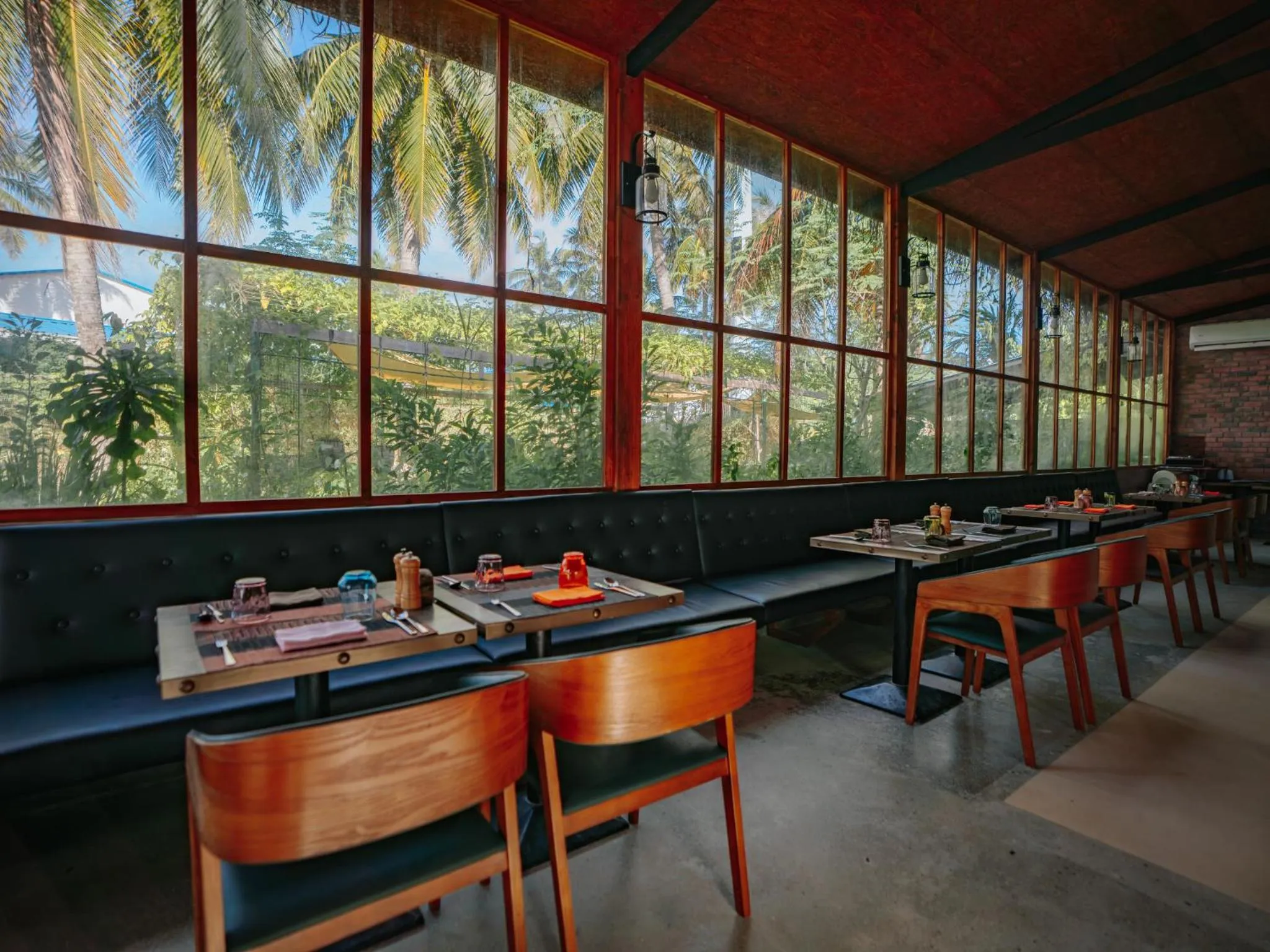 Restaurant/places to eat in Oaga Art Resort Maldives - Greatest All Inclusive Plan with Free Speedboat Round-trip