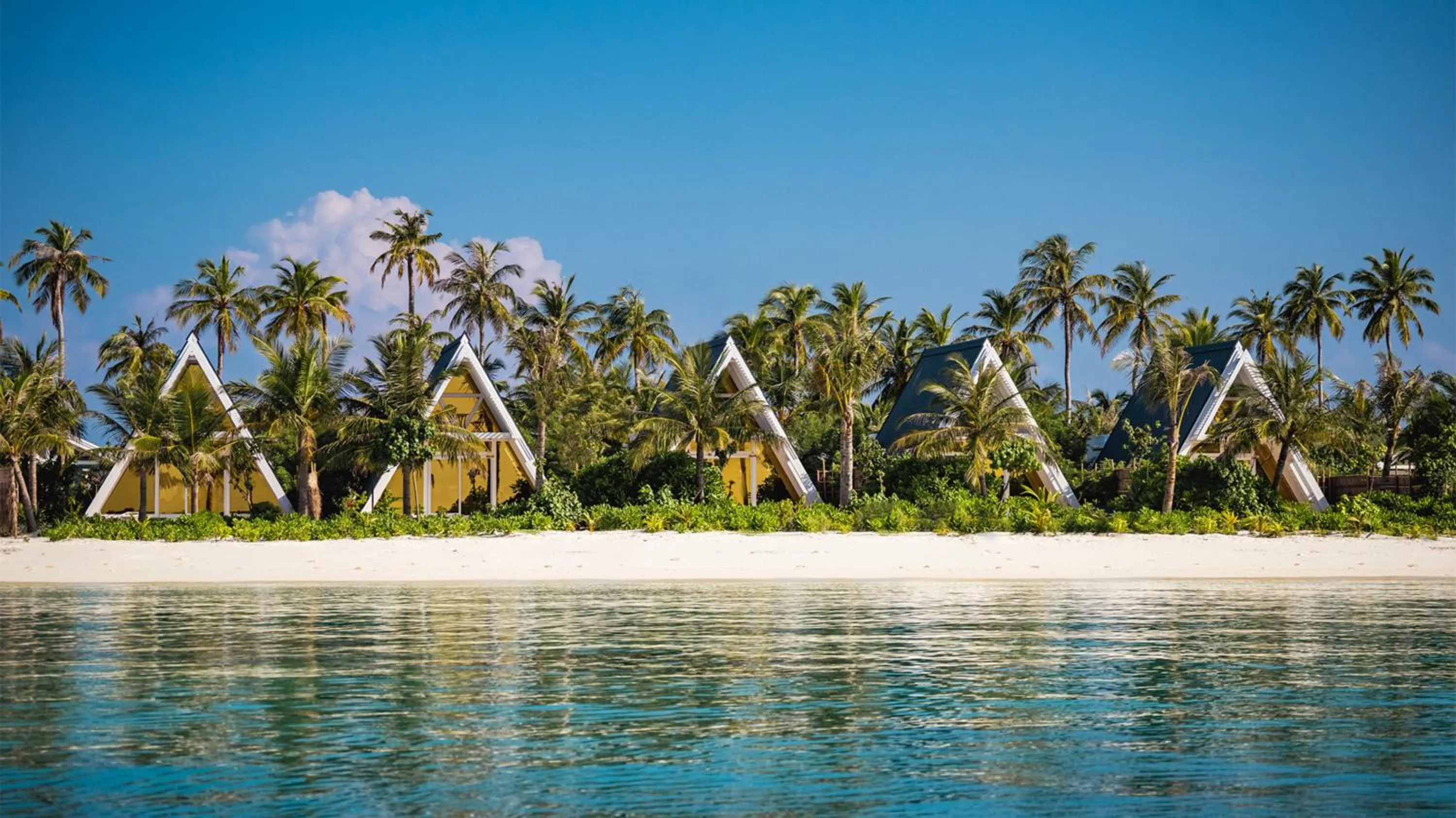 Beach in Oaga Art Resort Maldives - Greatest All Inclusive Plan with Free Speedboat Round-trip