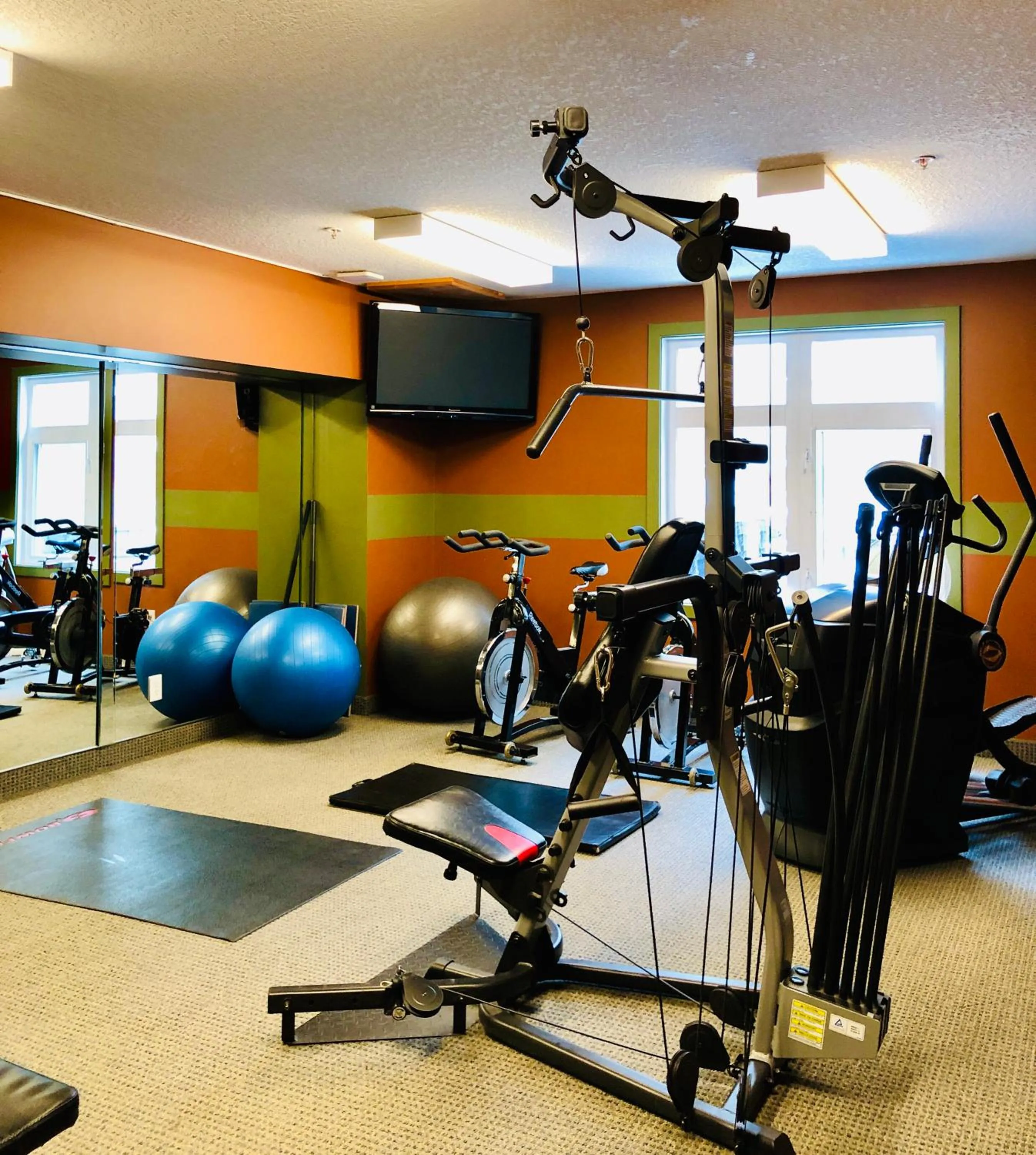 Fitness centre/facilities in A Romantic Studio with Full Kitchen & AC-141