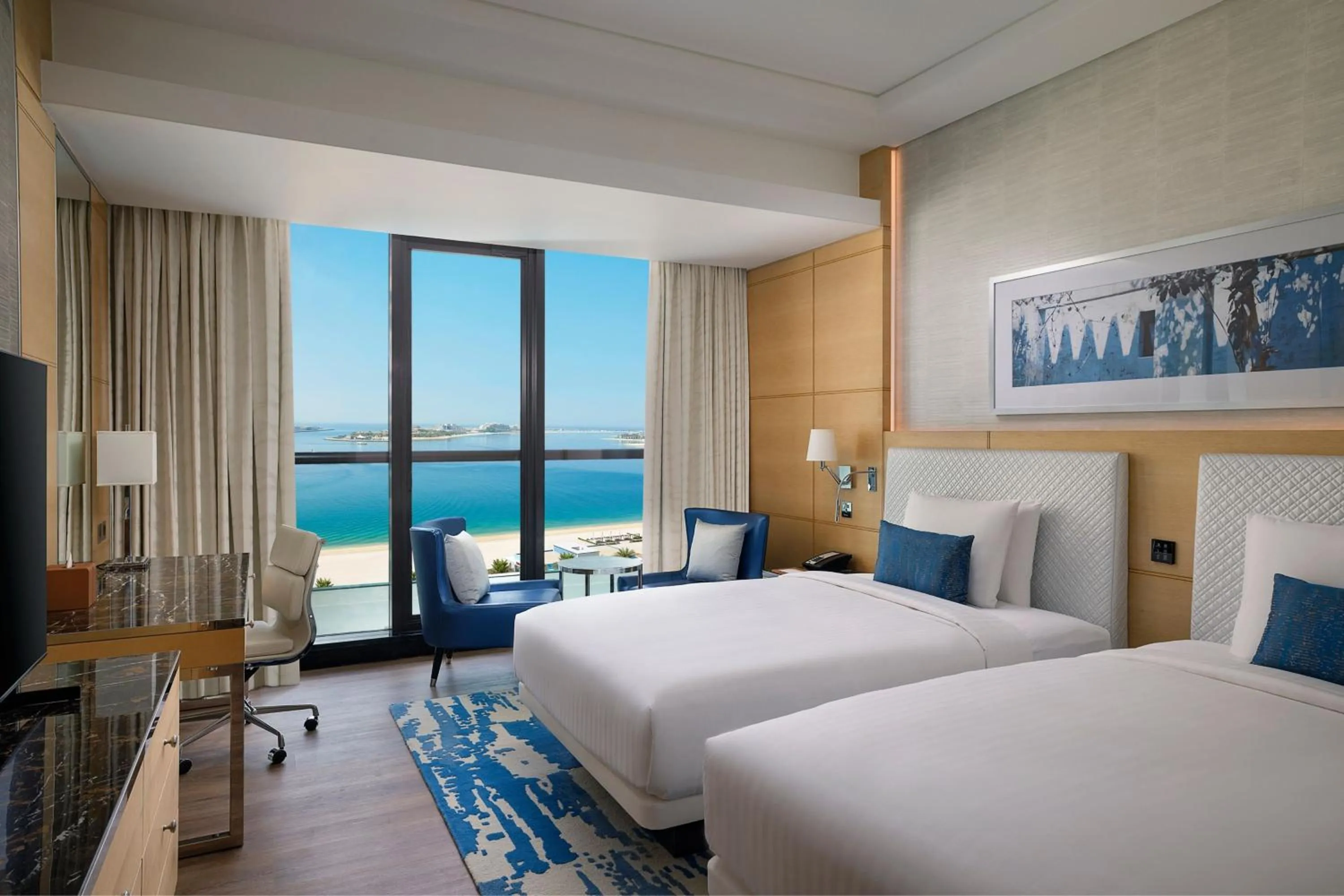 Photo of the whole room, Bed in Marriott Resort Palm Jumeirah, Dubai