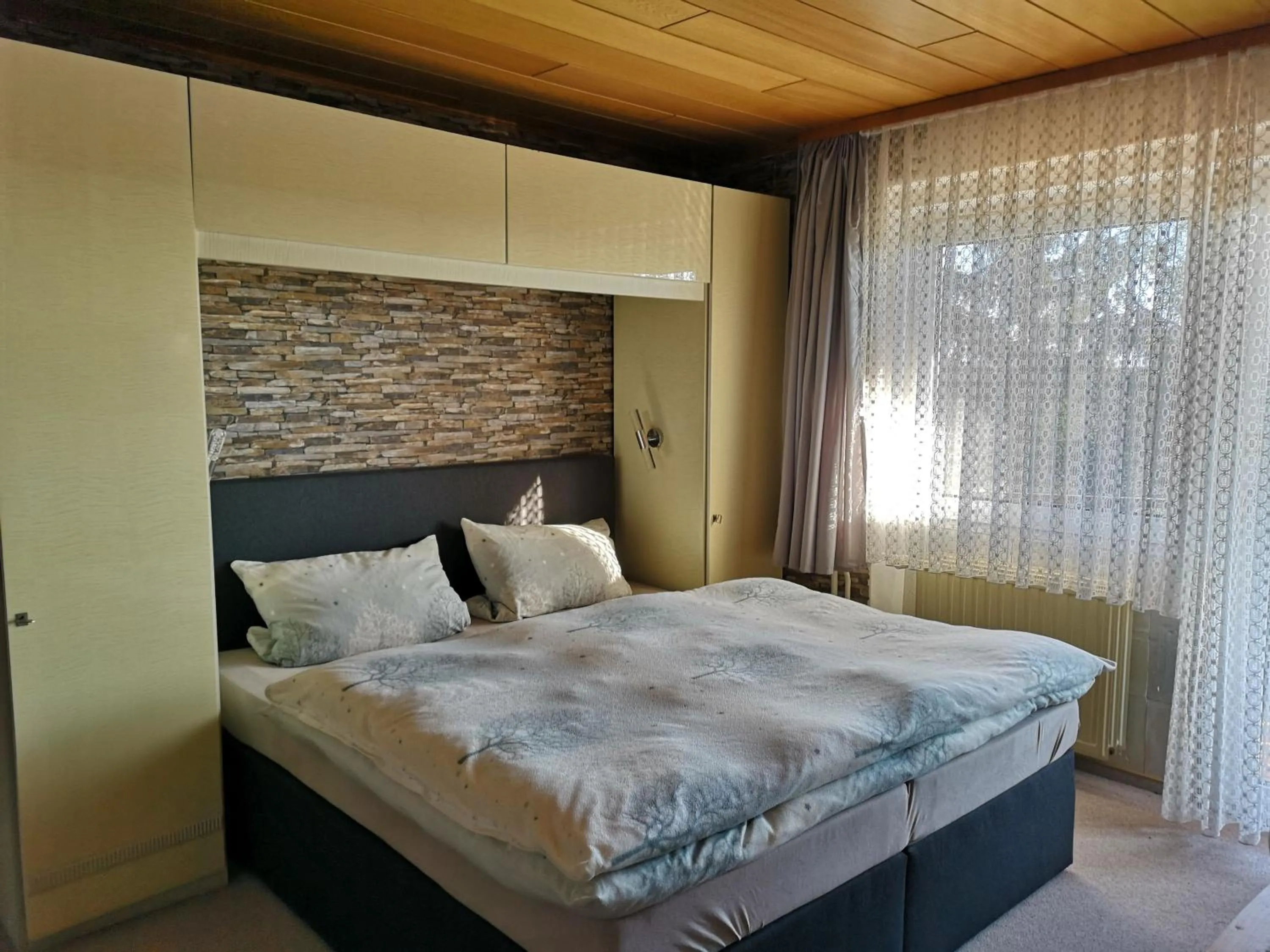 Photo of the whole room, Bed in Gasthaus Pension Schumbert