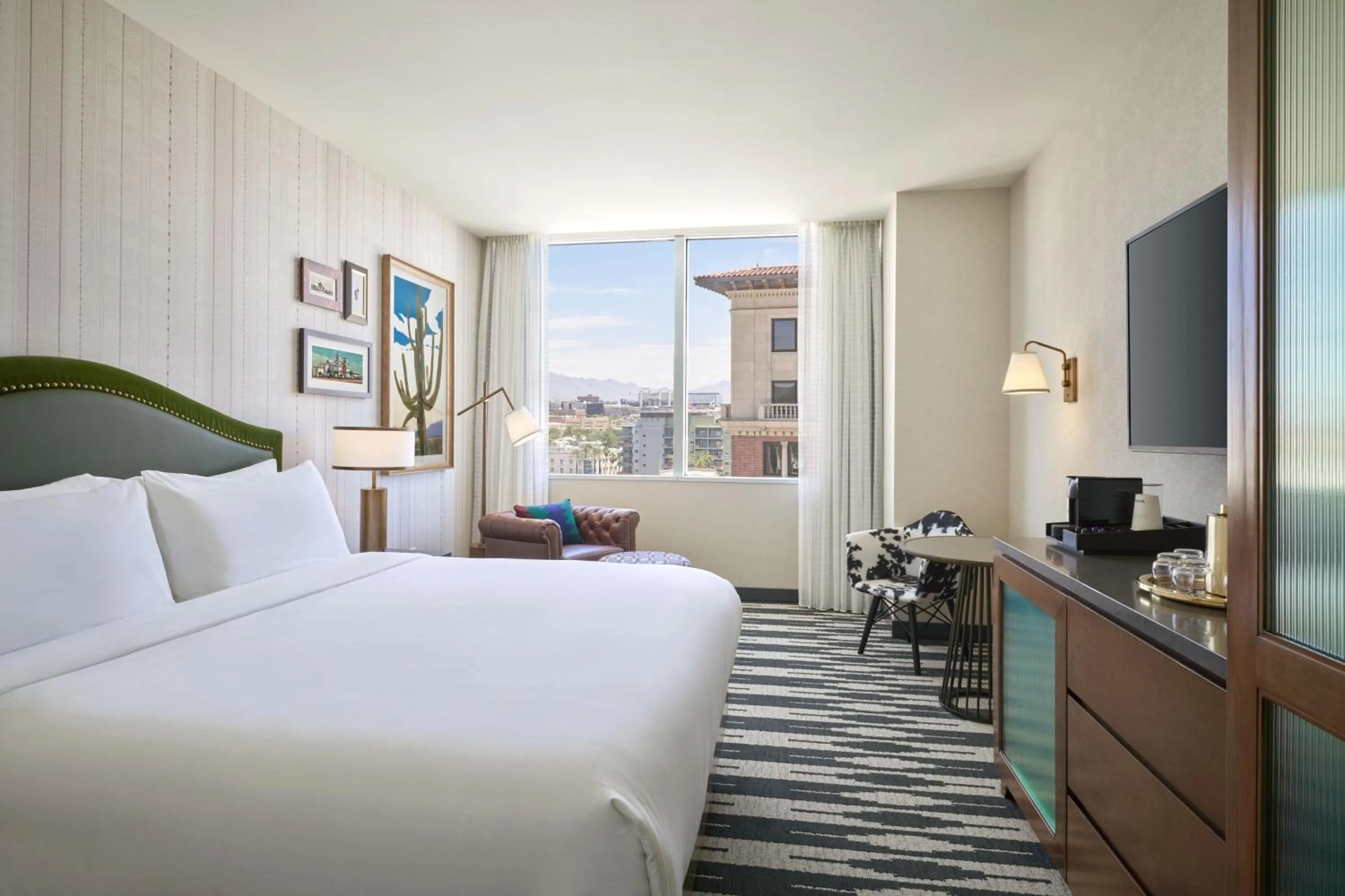 Bedroom, Bed in The Leo Kent Hotel, Tucson, a Tribute Portfolio Hotel