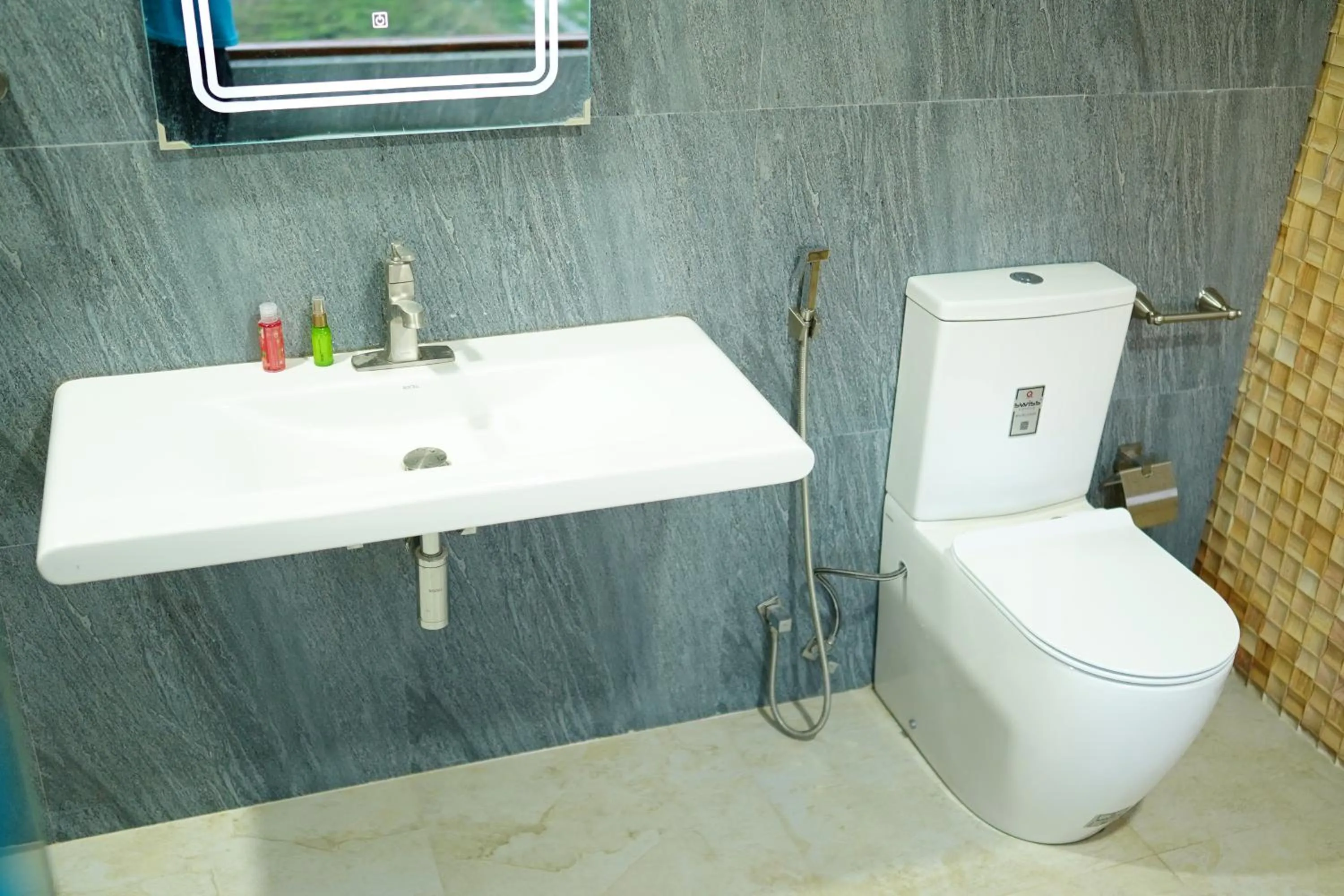 Bathroom in Kathircholai