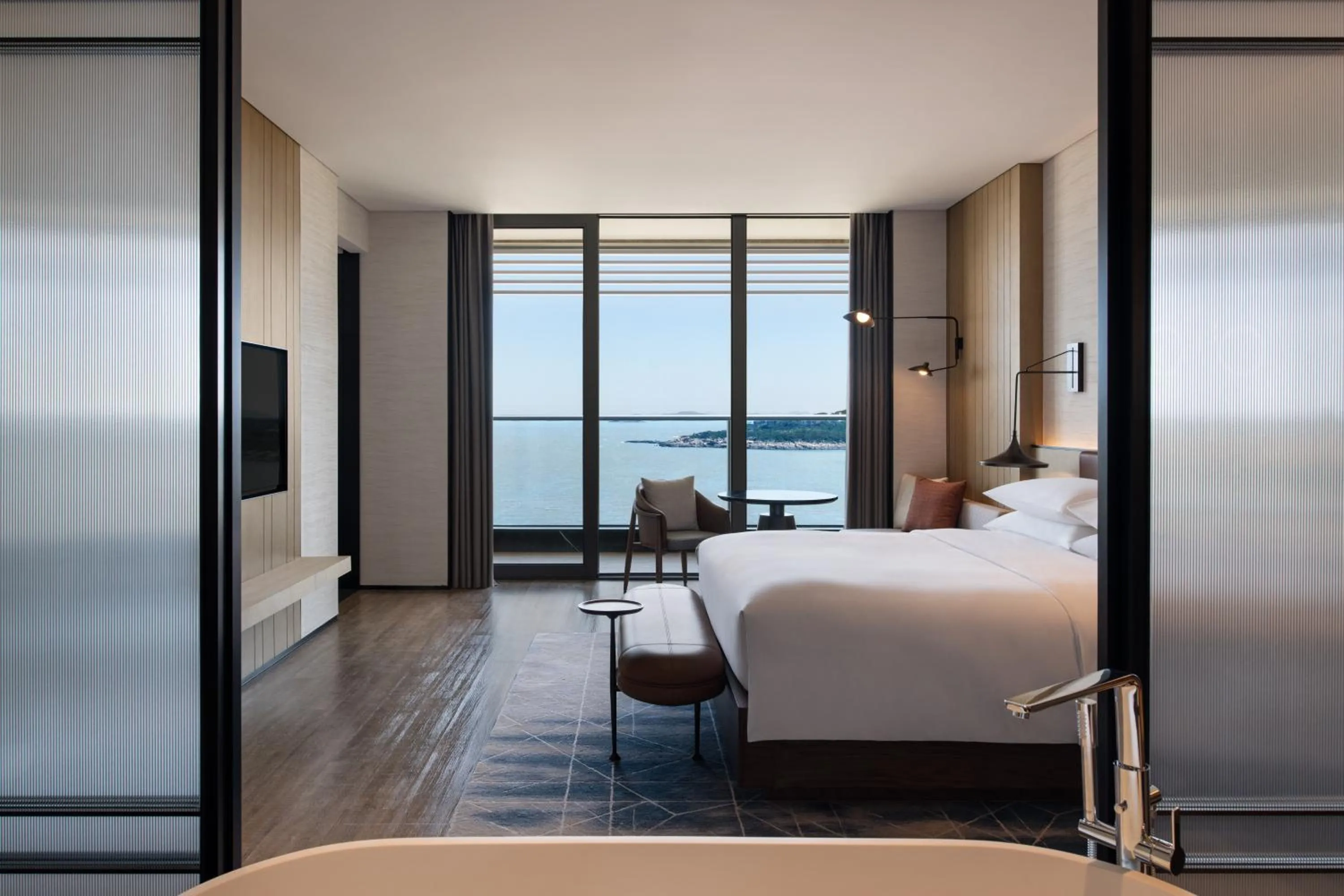 Bed in Sheraton Ningbo Xiangshan Resort