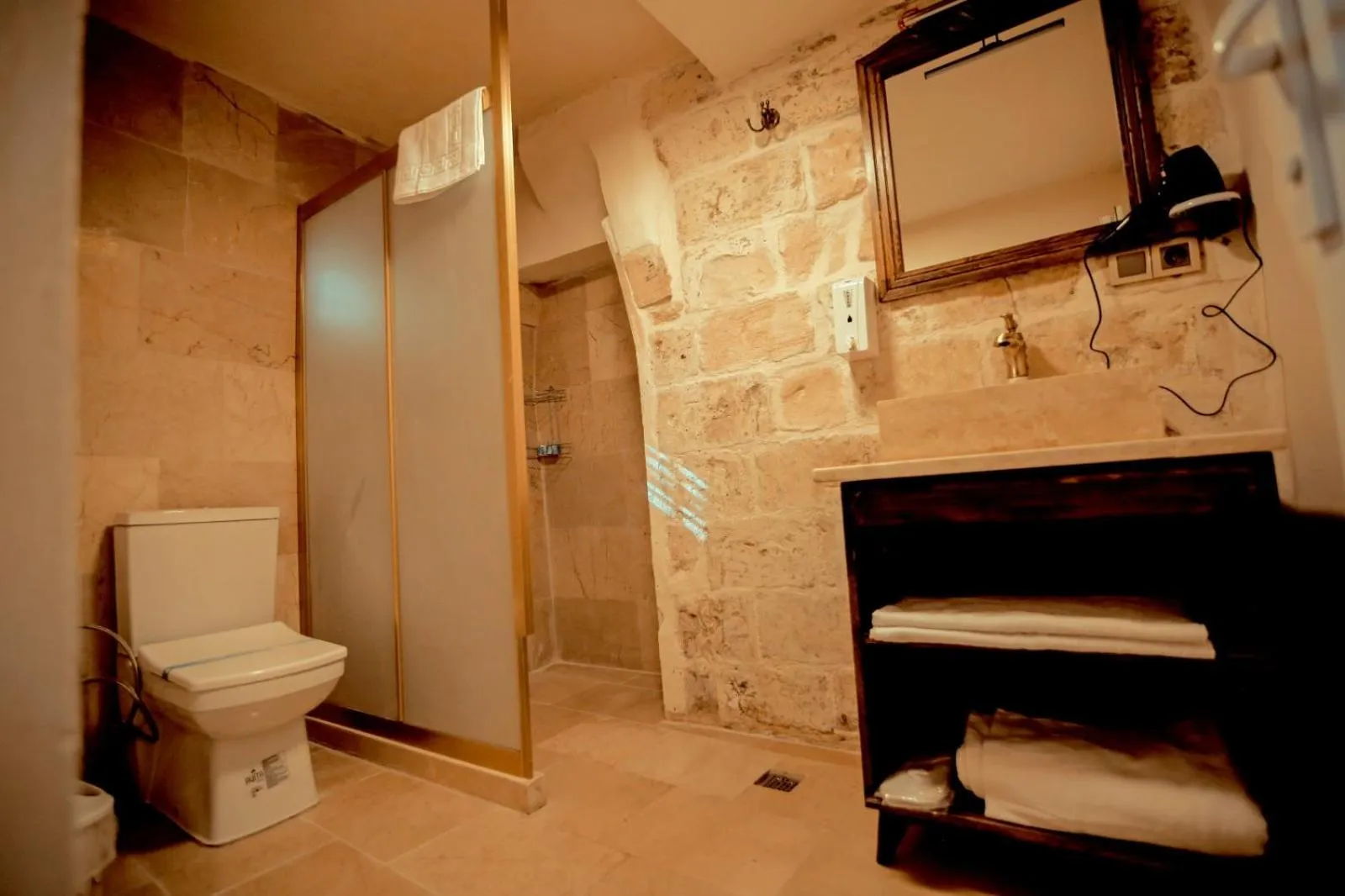 Toilet in CARRA KONAĞI