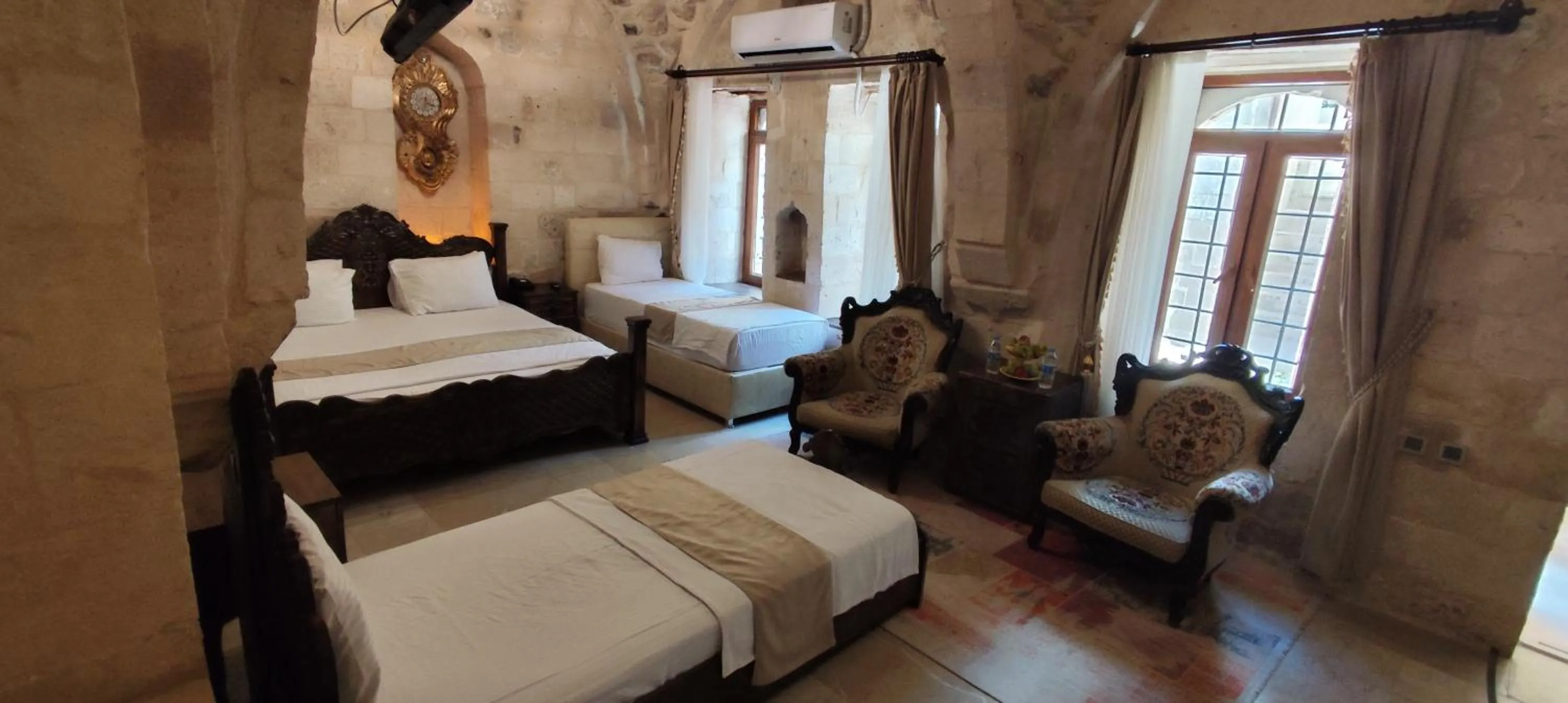 Photo of the whole room, Bed in CARRA KONAĞI