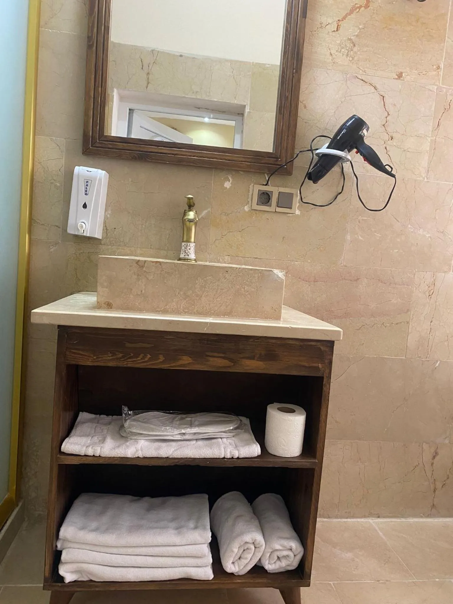 Bathroom in CARRA KONAĞI