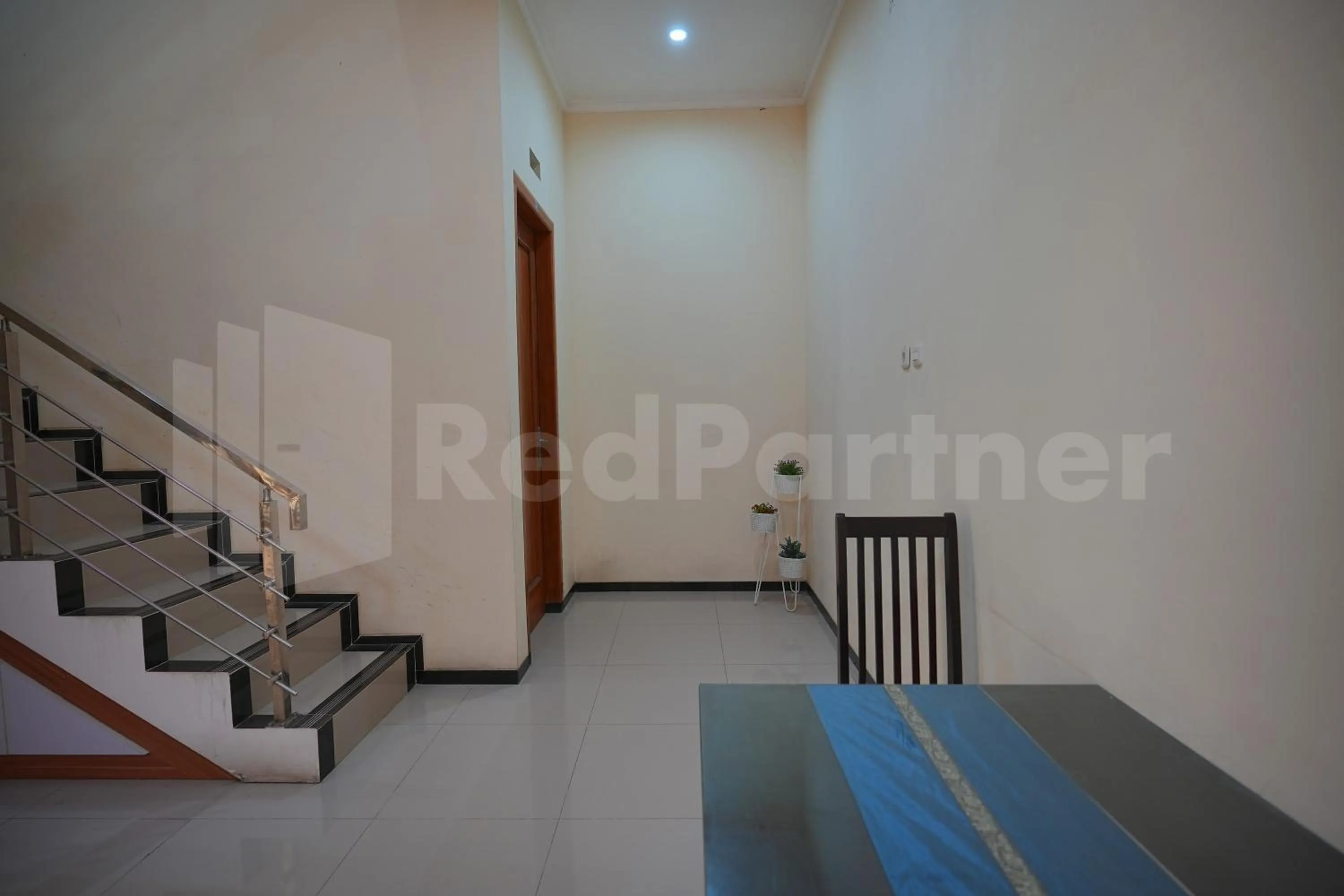 Floor plan in One & Quin Guest House Syariah Mitra RedDoorz