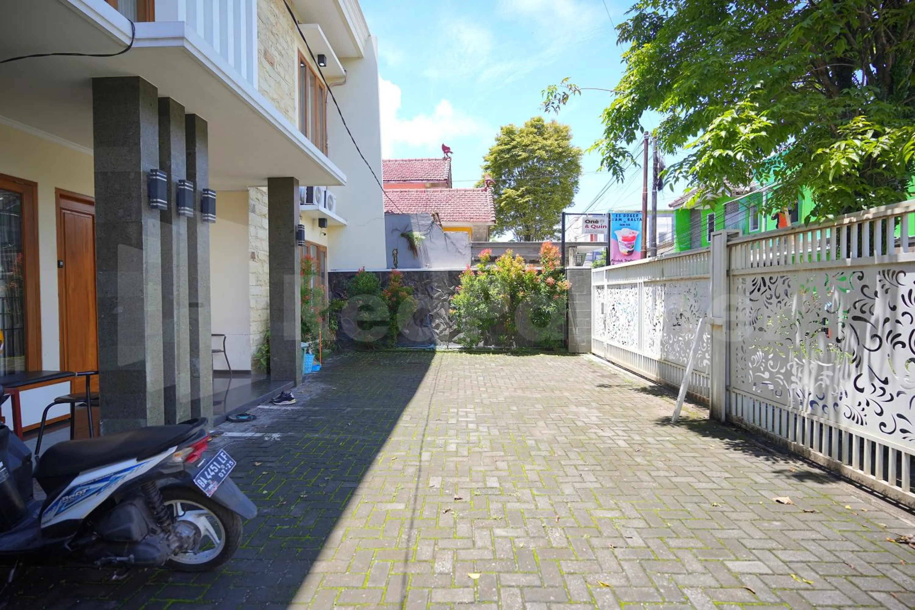 Property building in One & Quin Guest House Syariah Mitra RedDoorz