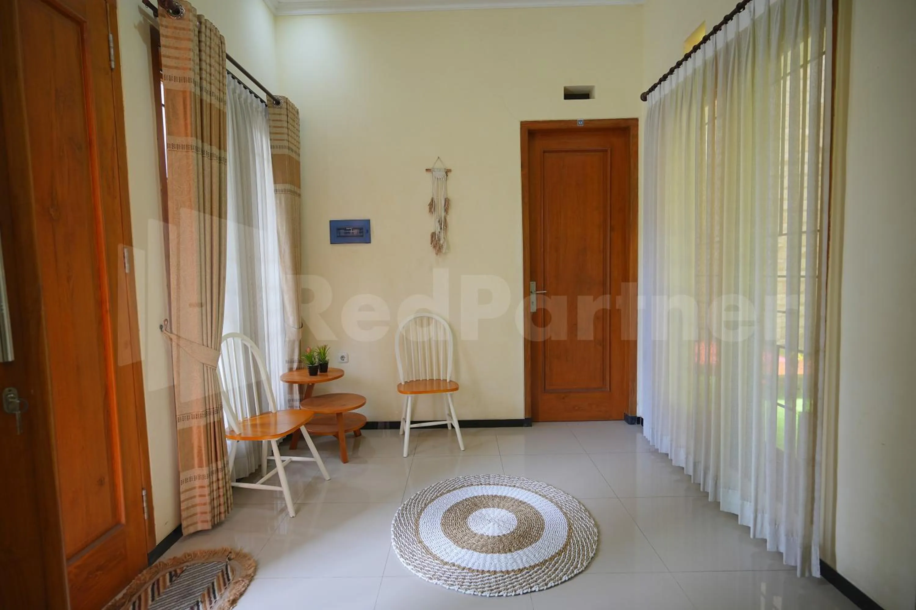 Floor plan in One & Quin Guest House Syariah Mitra RedDoorz