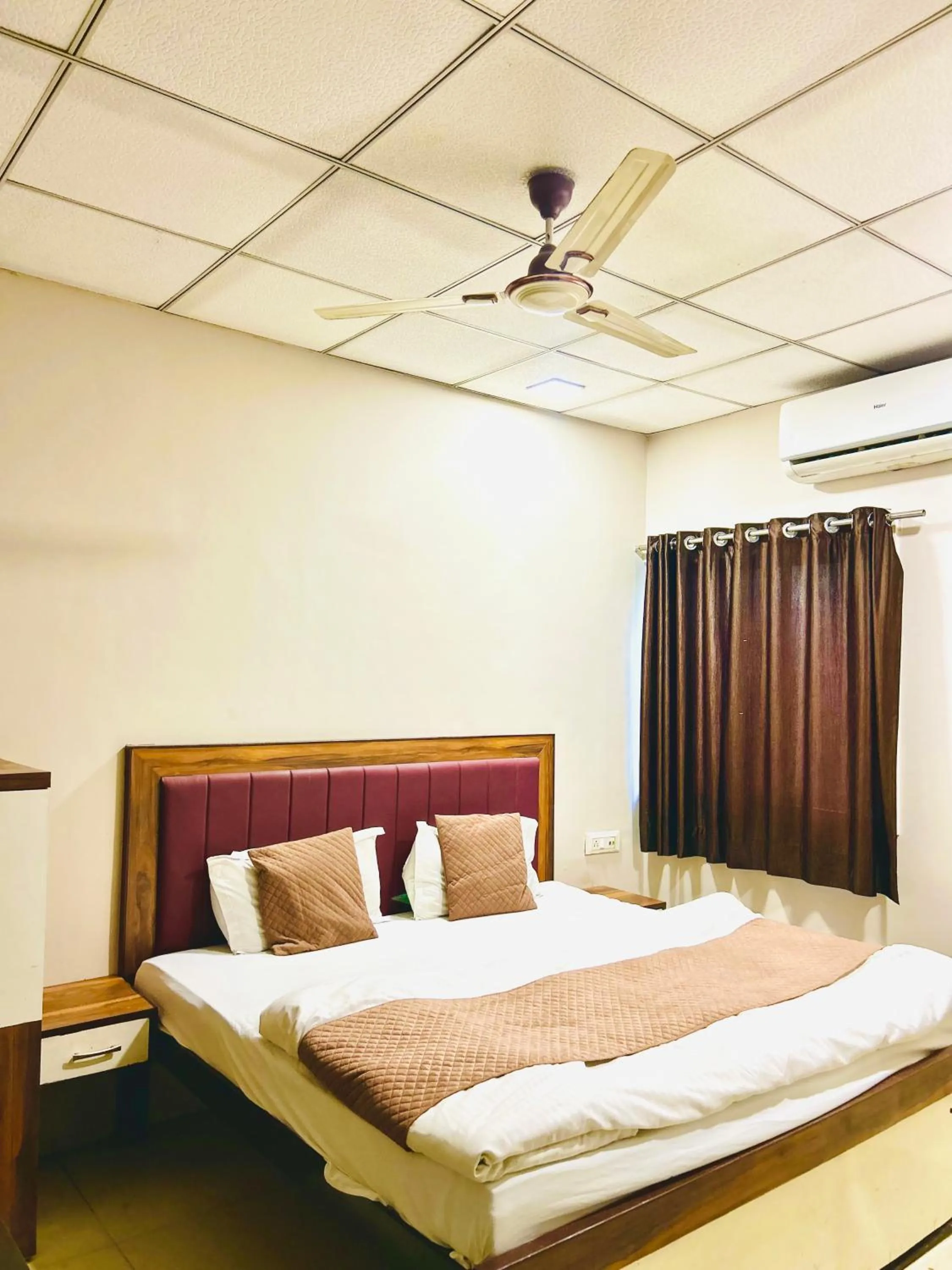 Photo of the whole room, Bed in JAGTARA RESIDENCY