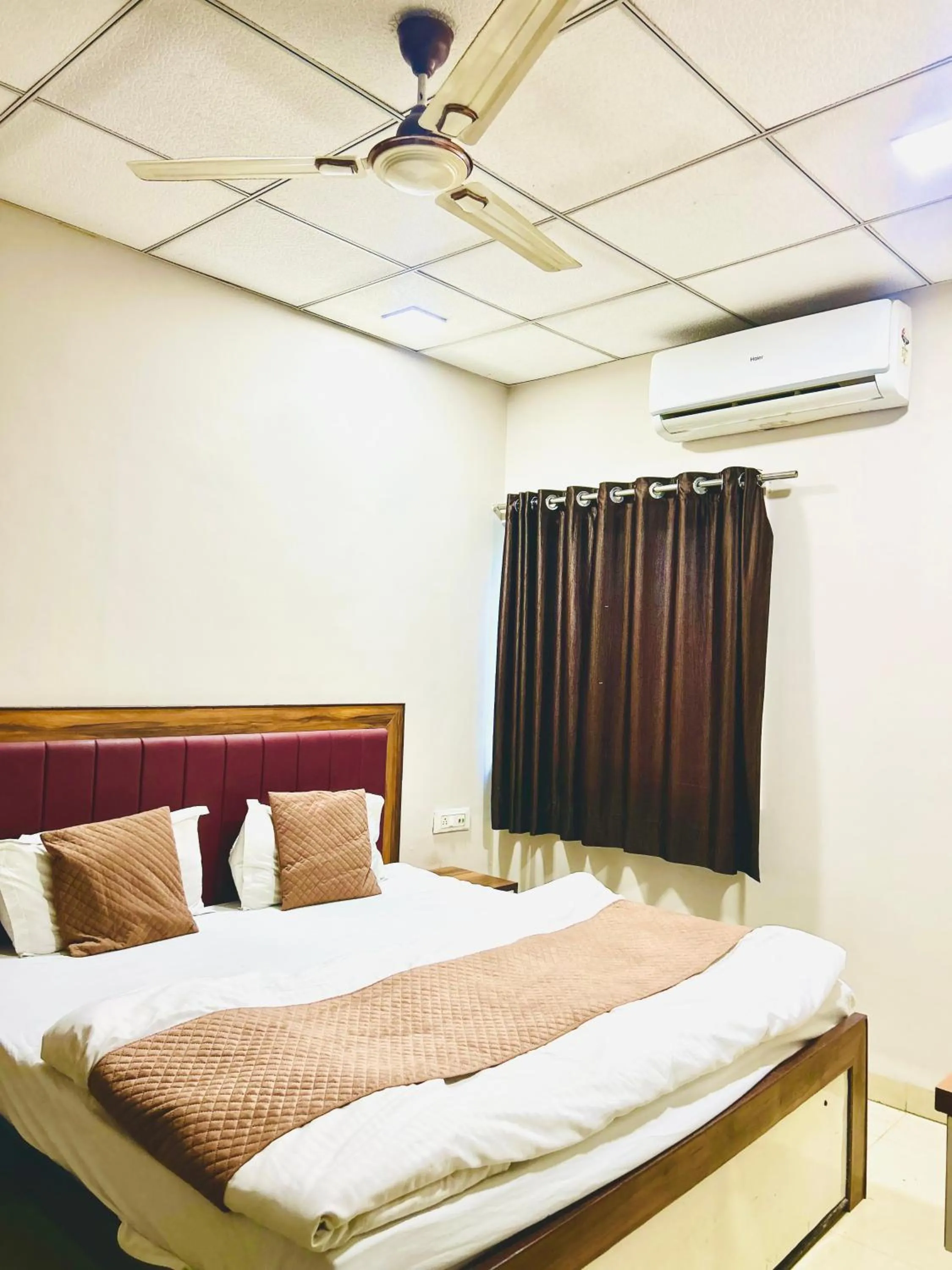 Bedroom, Bed in JAGTARA RESIDENCY