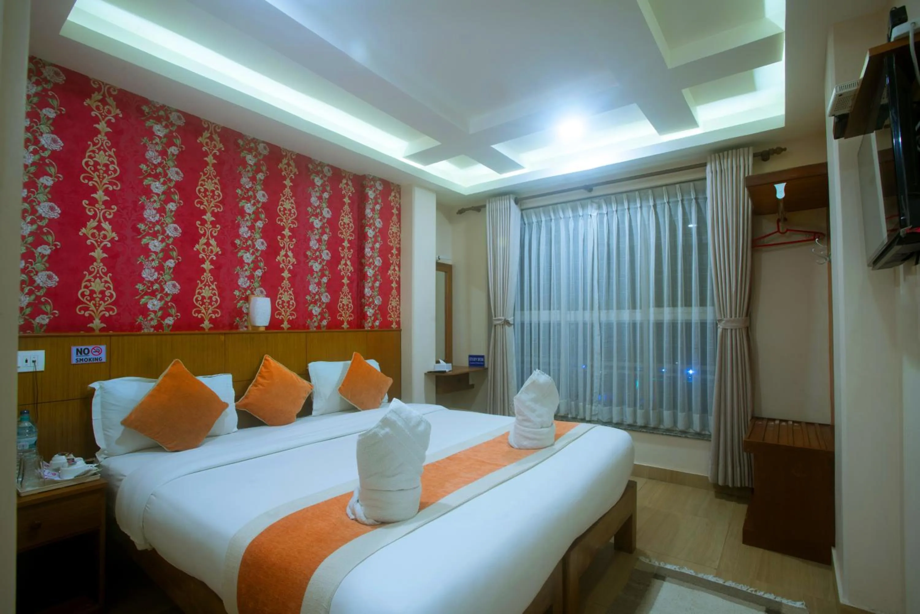 Bedroom, Bed in Hotel Lake Himalaya