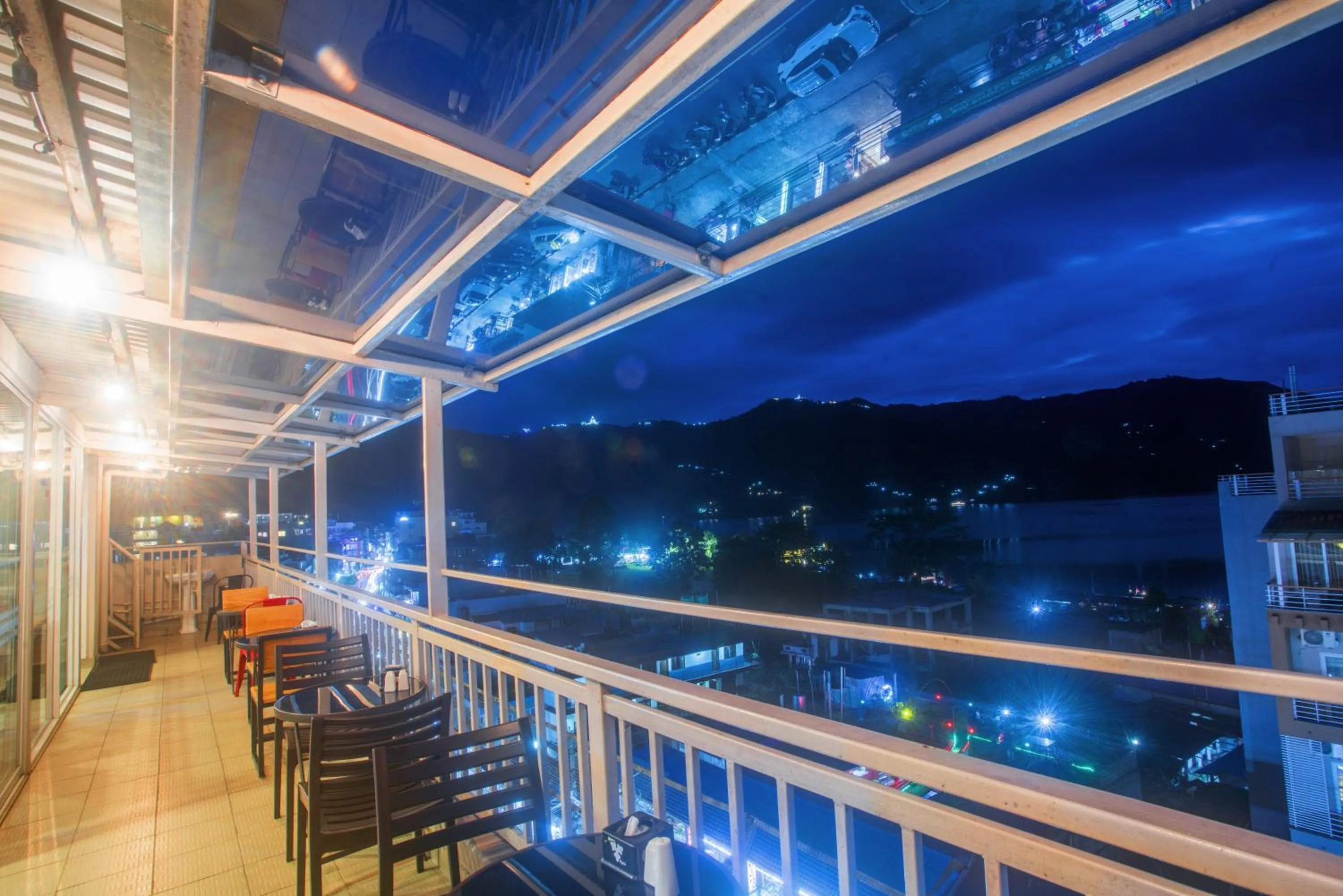 Restaurant/places to eat in Hotel Lake Himalaya