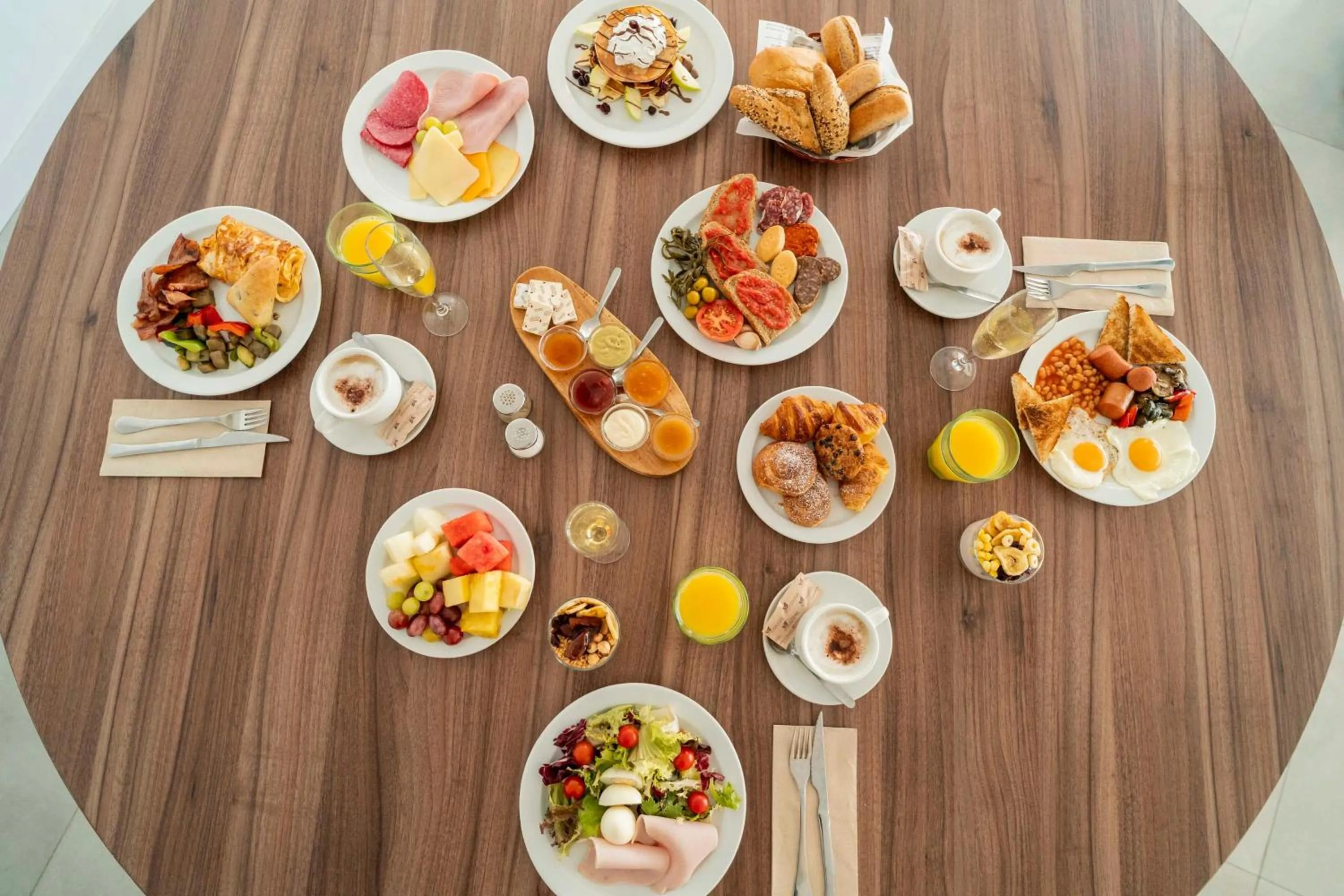 Restaurant/places to eat in Hotel Amic Horizonte