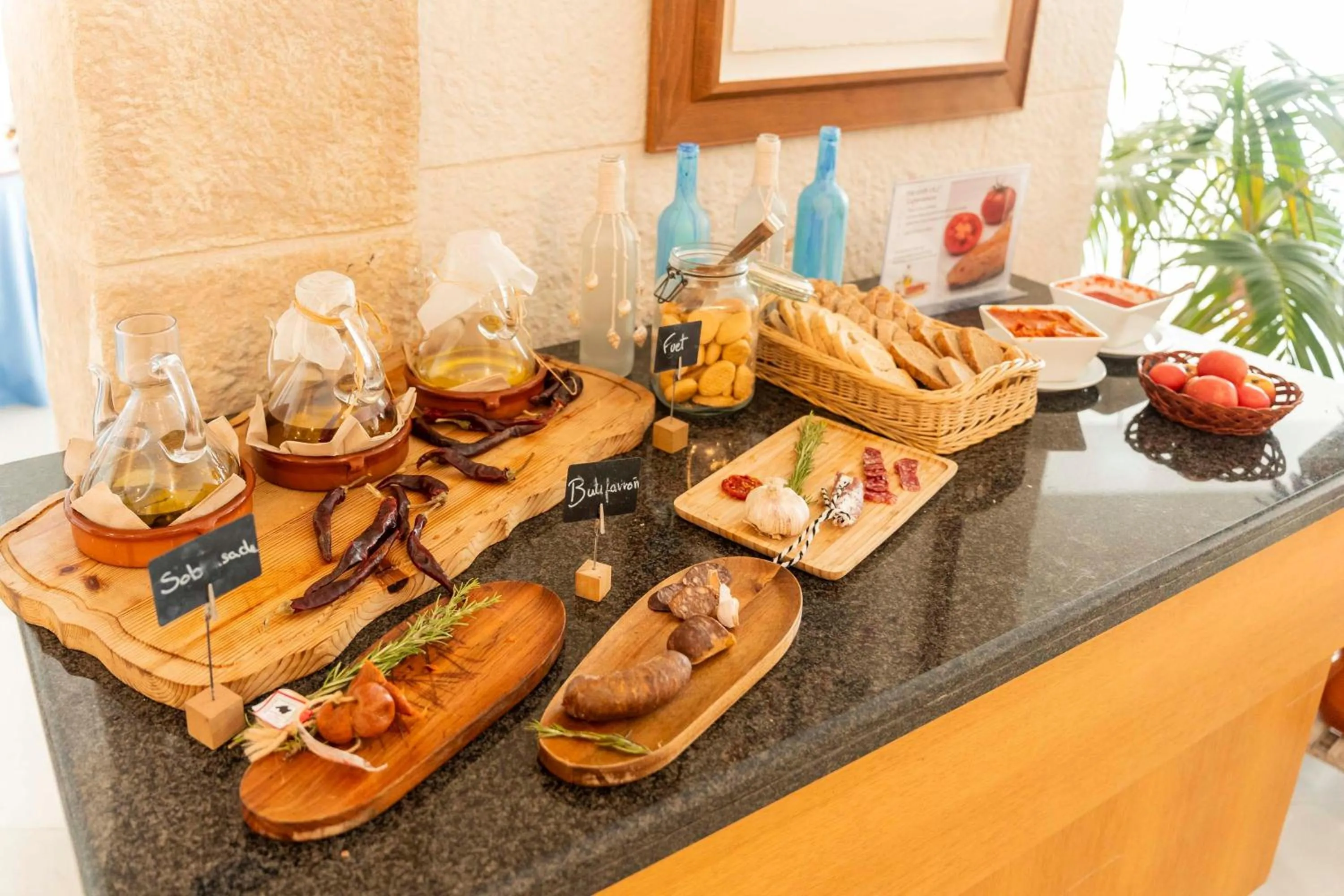 Restaurant/places to eat in Hotel Amic Horizonte