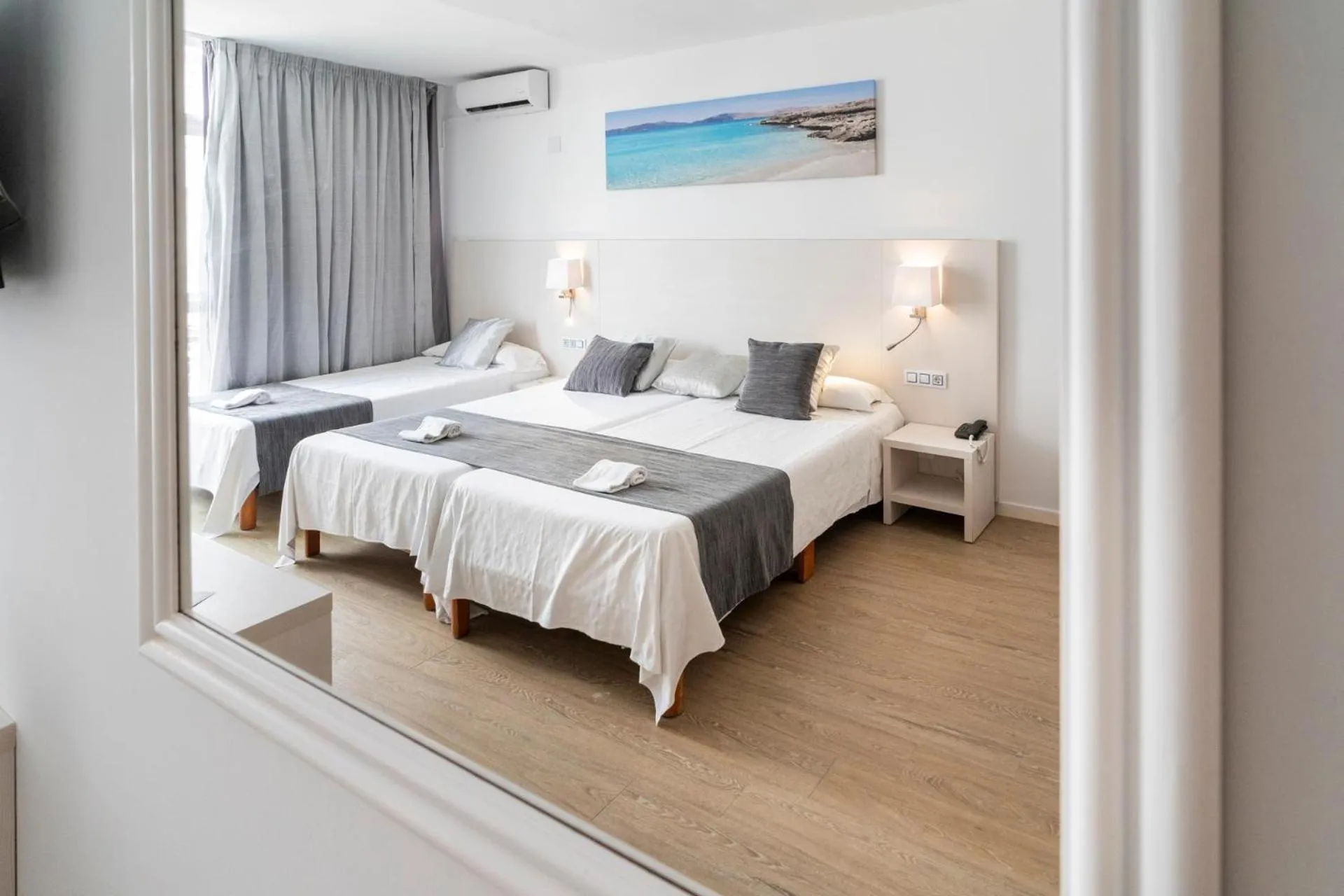 Photo of the whole room, Bed in Hotel Amic Horizonte