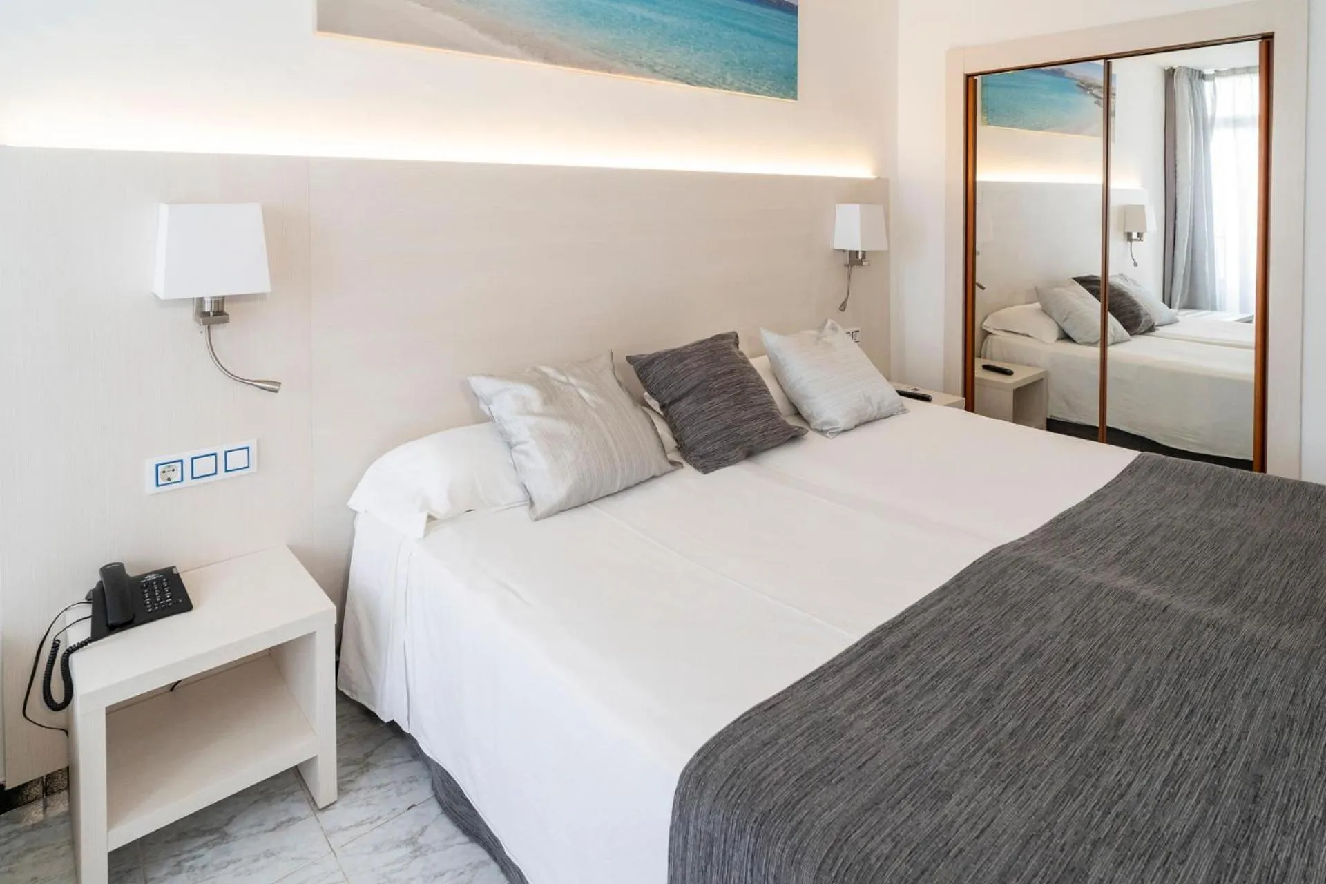 Photo of the whole room, Bed in Hotel Amic Horizonte