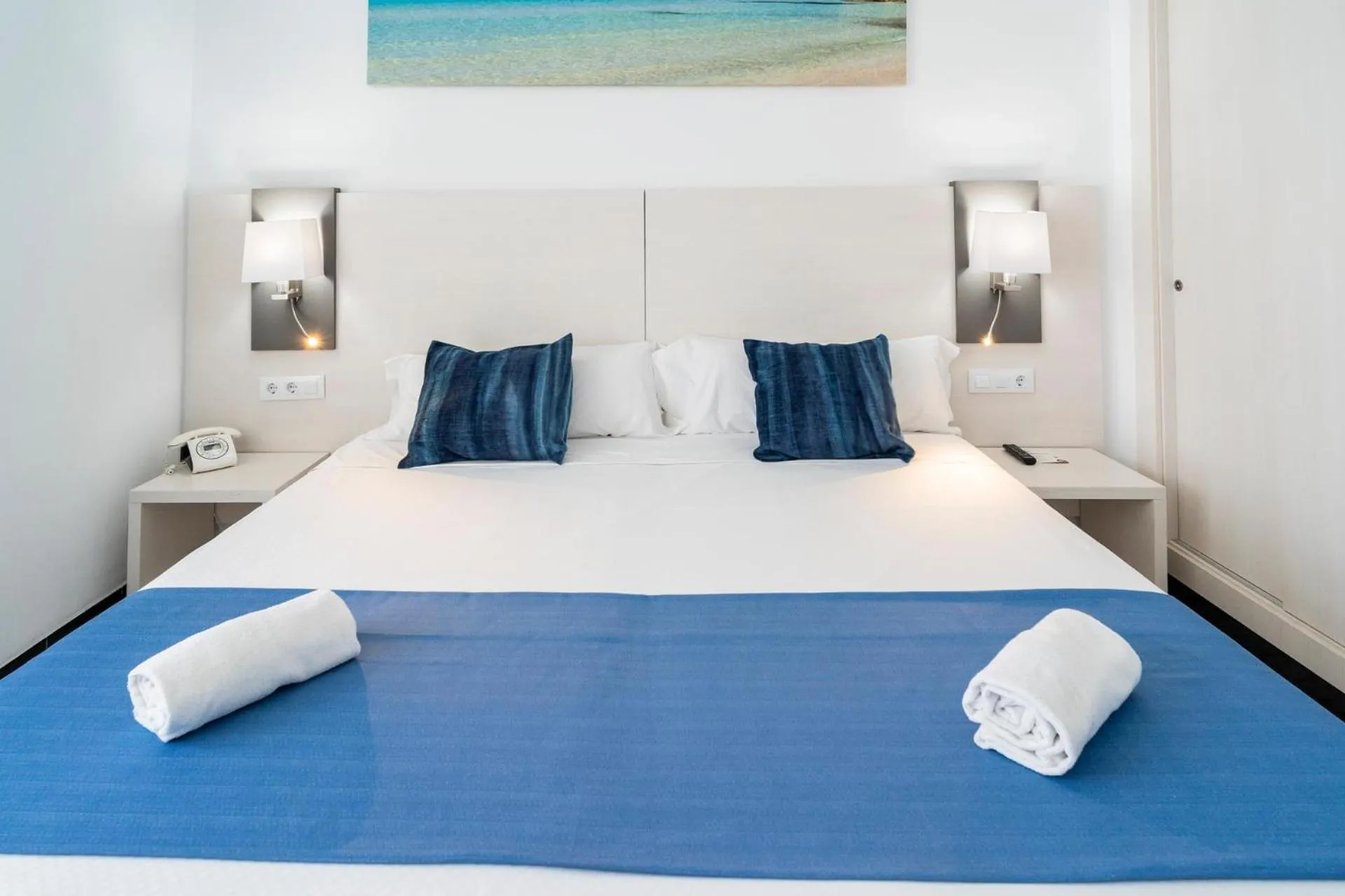 Photo of the whole room, Bed in Hotel Amic Horizonte