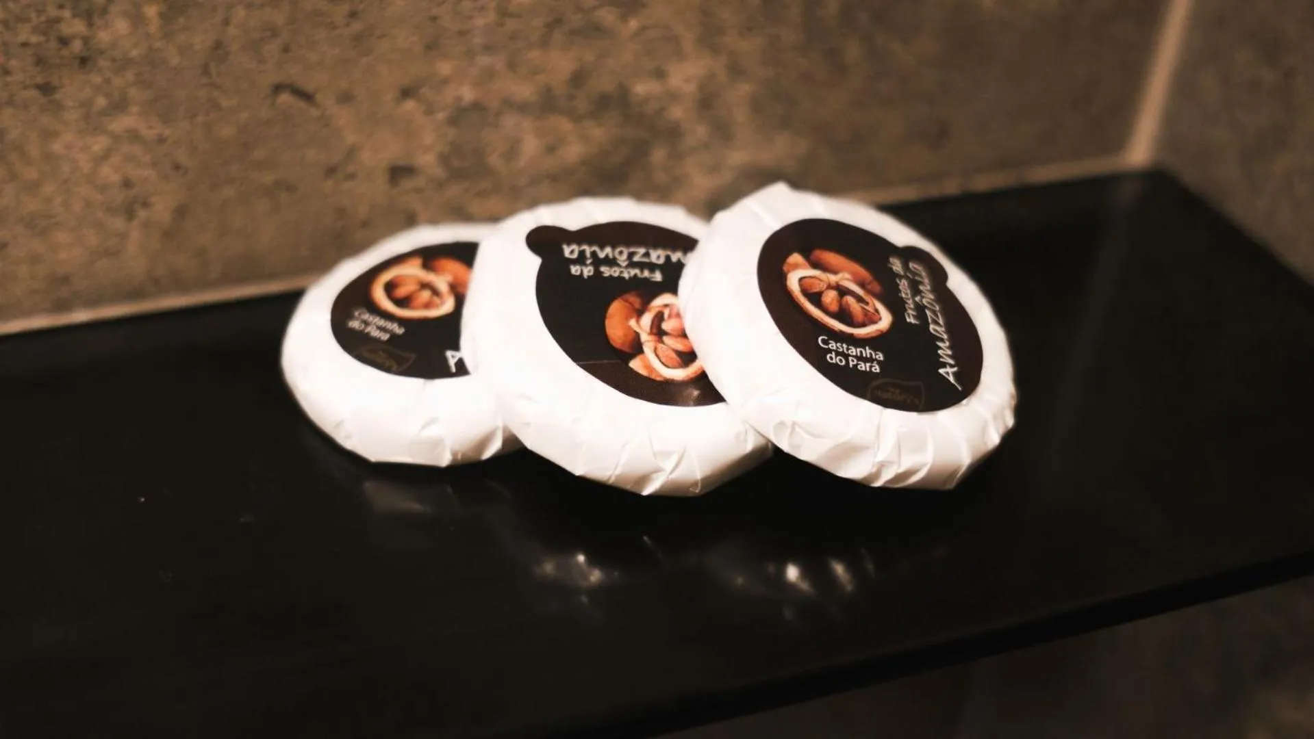 Toilet in Delta Maresias Club by Smart Sharing