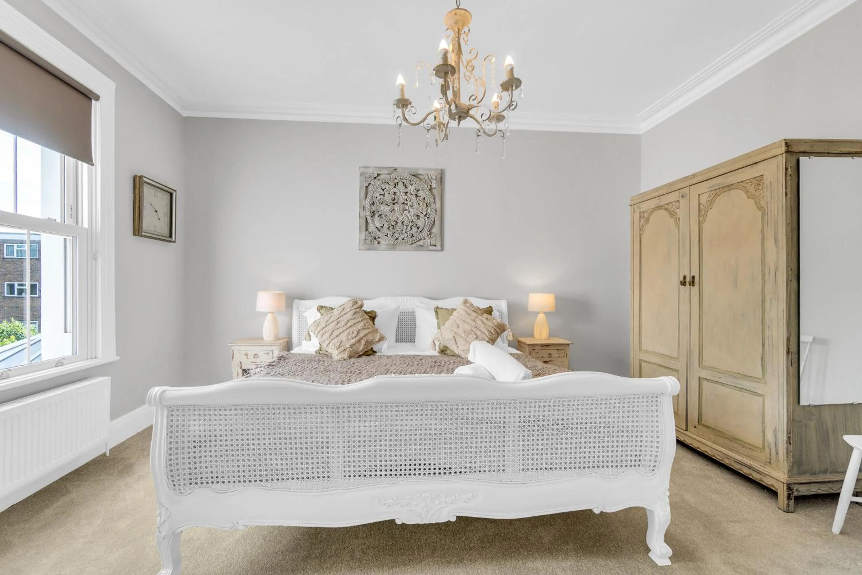 Other, Bed in Poets Apartment with Free Parking By My Getaways