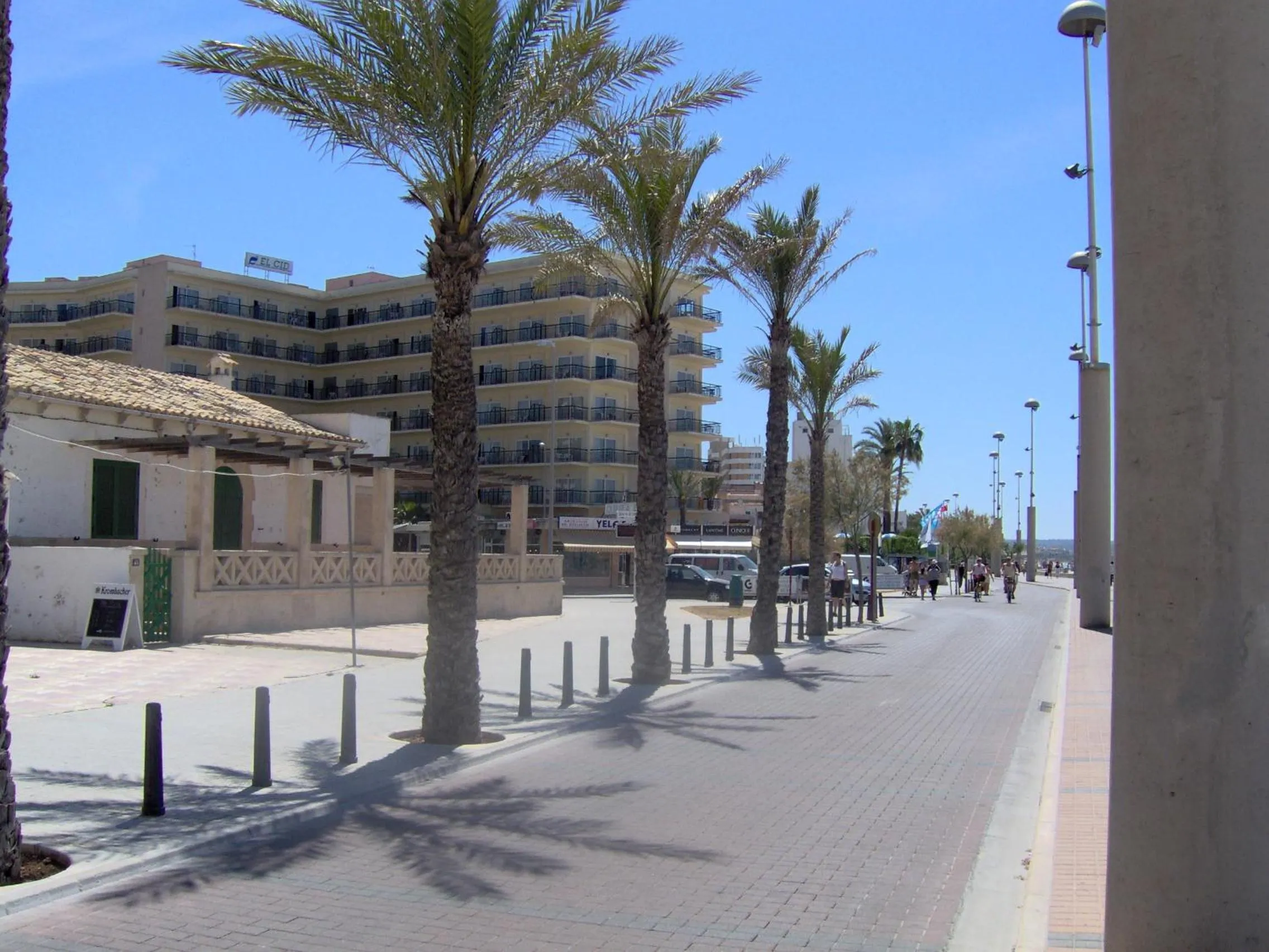 Neighbourhood in Hotel Amic Miraflores